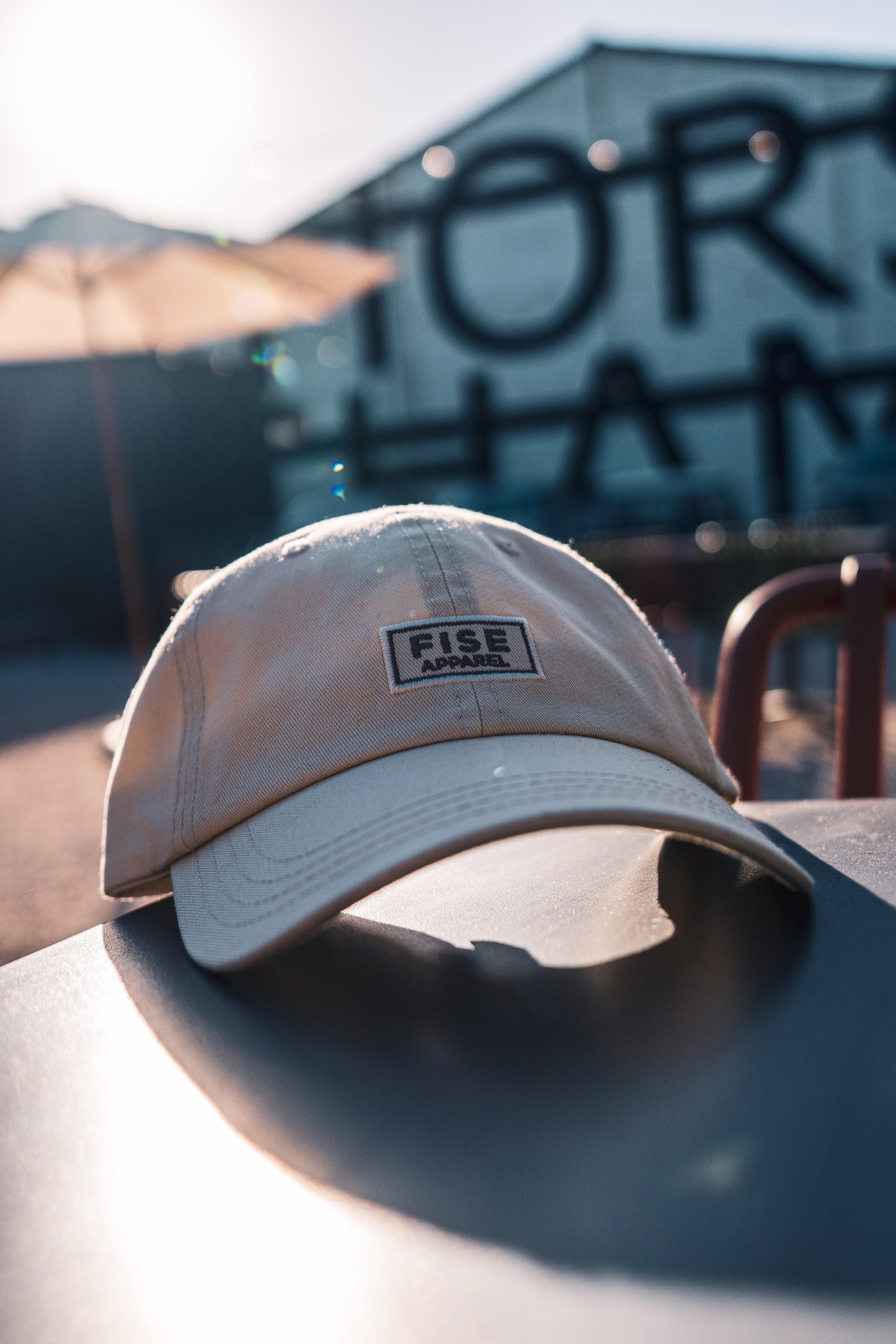 fise-casual-casquette-beige-visi-re-arrondie image 1