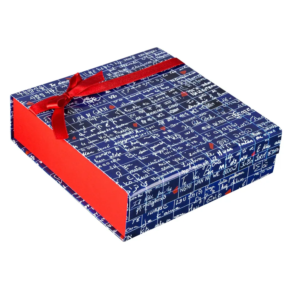 clairefontaine-116326c-bo-te-cadeau-mur-je-t-aime-22x22-5x6-cm image 1