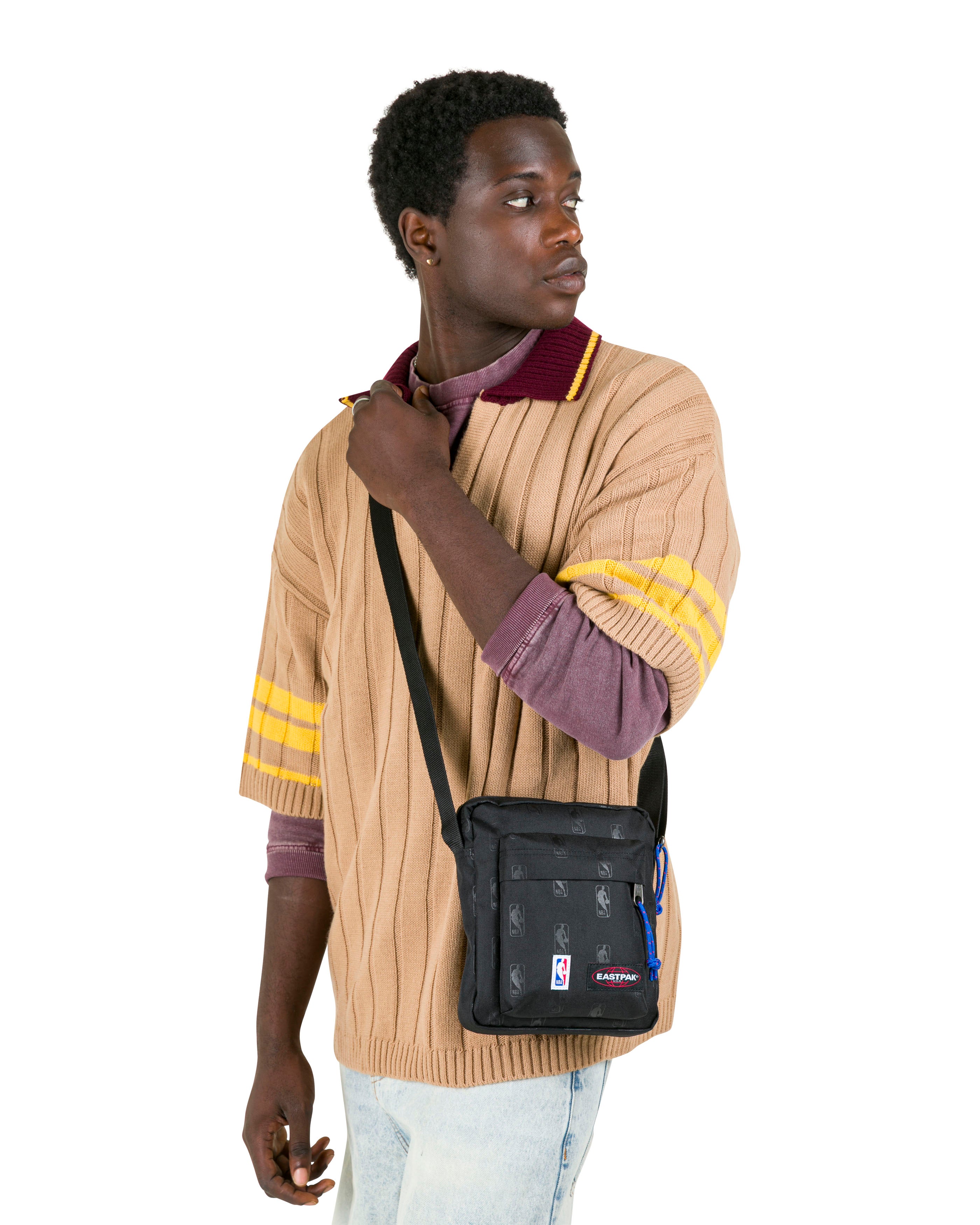eastpak-arcade-mini-bag-sac-bandouli-re-nba-logo-petit image 4