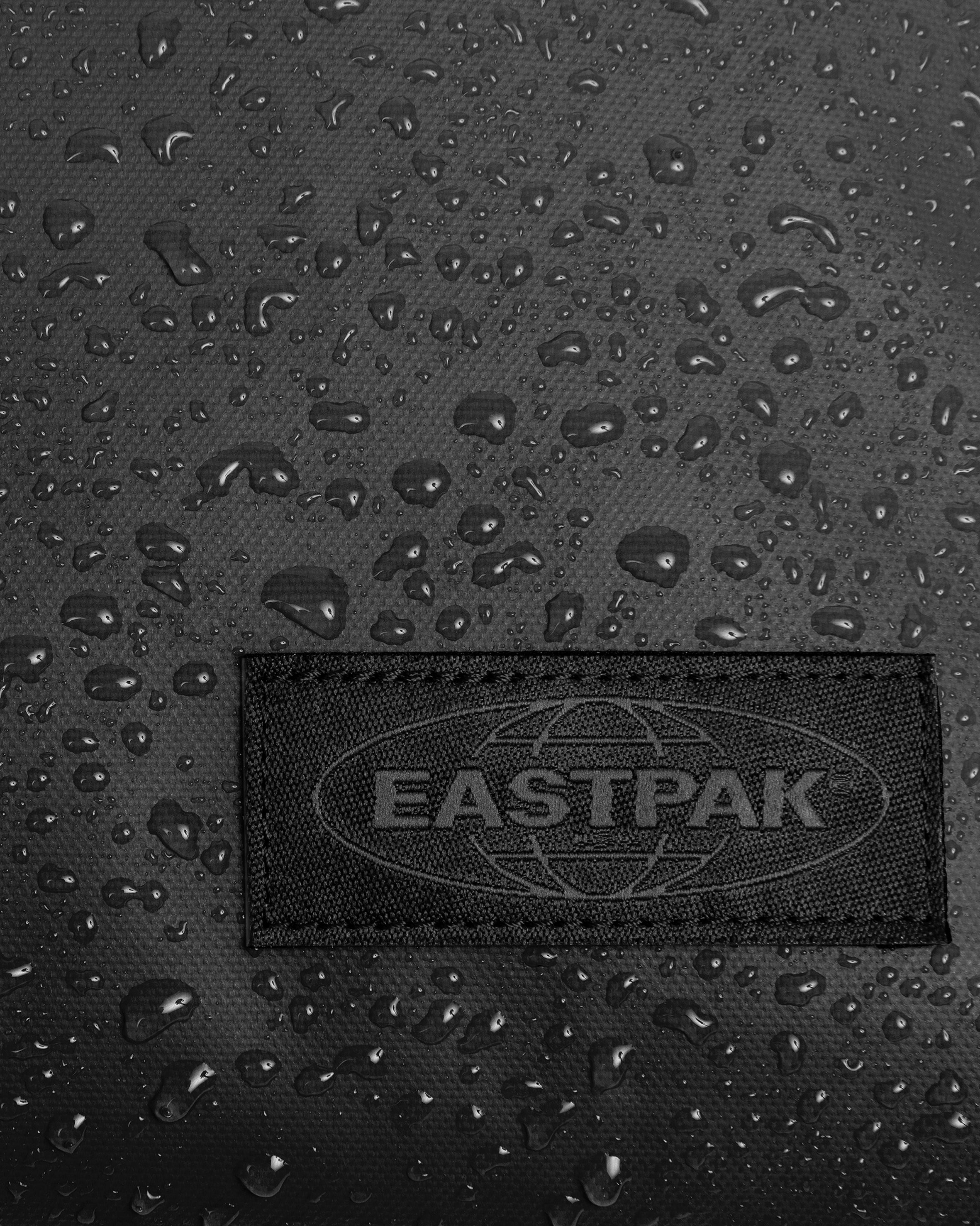 eastpak-delegate-sac-bandouli-re-17-pouces-tarp-black2-moyen image 6