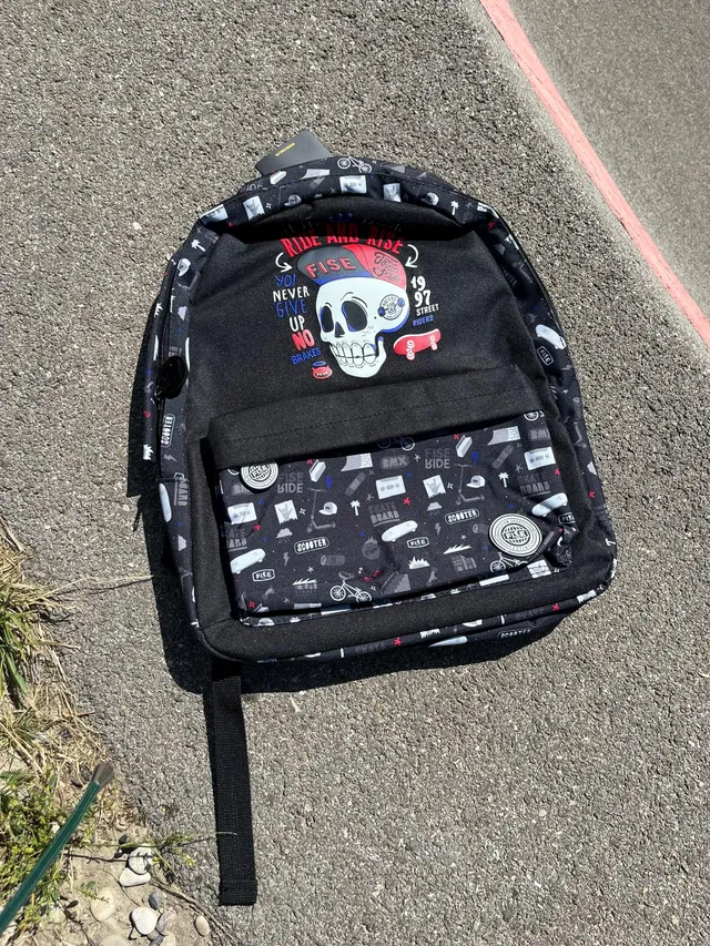 fise-ride-and-rise-sac-dos-t-te-de-mort image 1