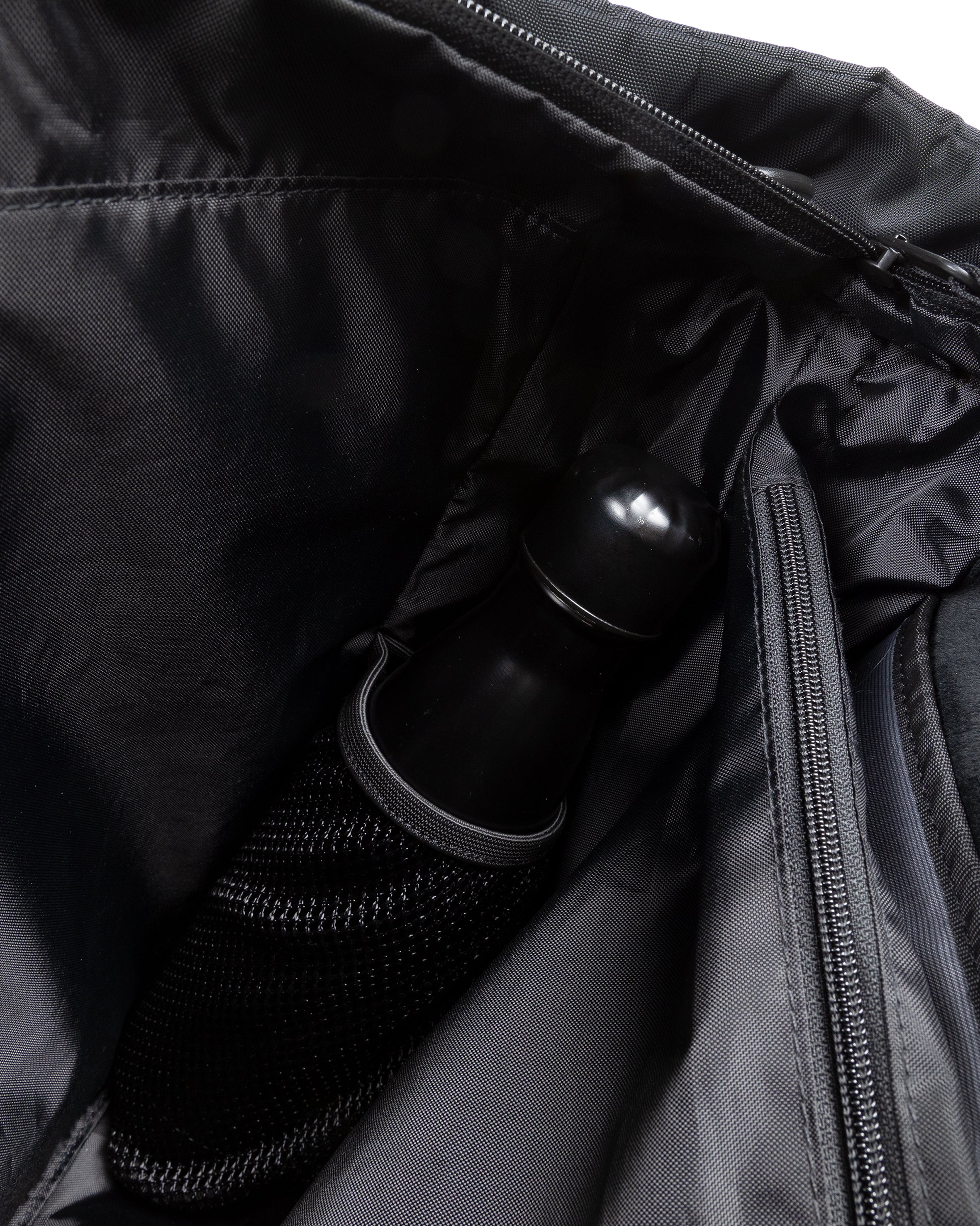 eastpak-cnnct-tote-sac-cabas-paule-noir-16-pouces-vegan image 8