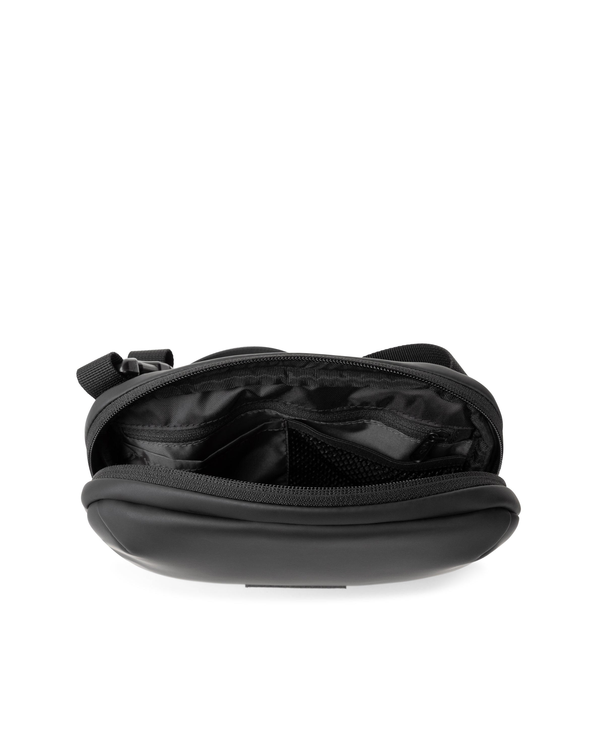 eastpak-arjan-sac-bandouli-re-noir-matte-black-d-perlant image 3