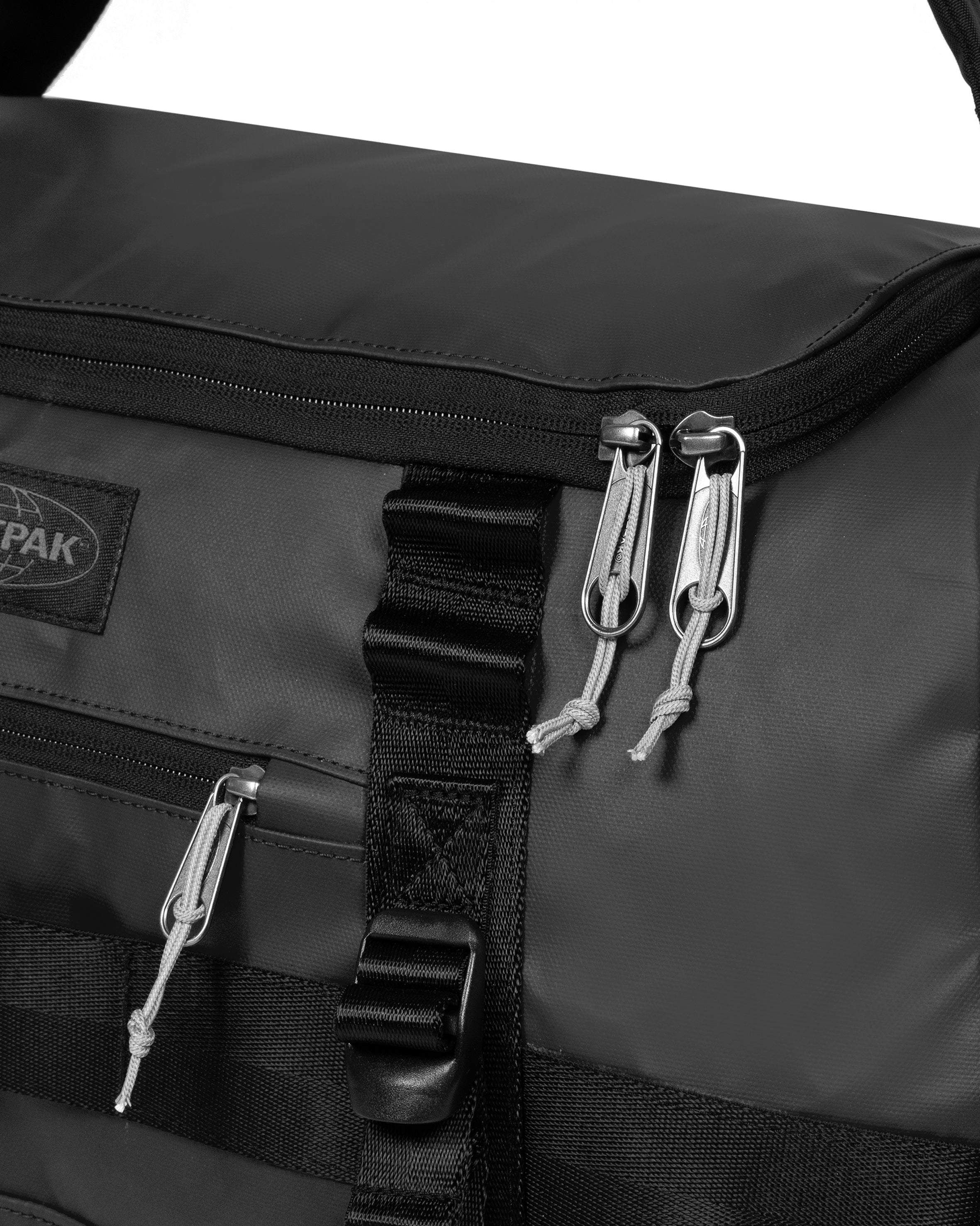 eastpak-duffel-pack-s-sac-polochon-tarp-black2-petit-sport image 5