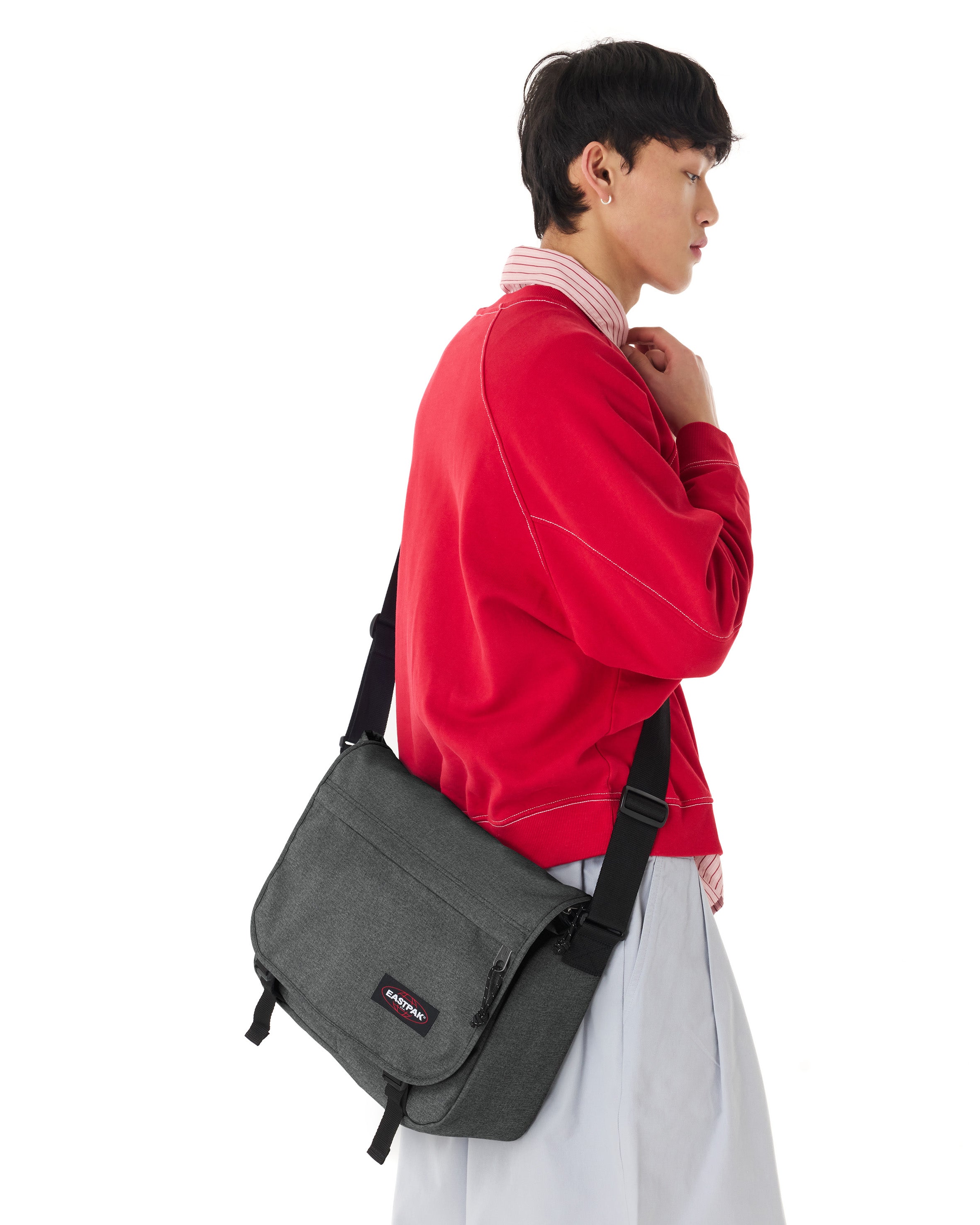 eastpak-delegate-sac-bandouli-re-17-pouces-black-denim-moyen image 4