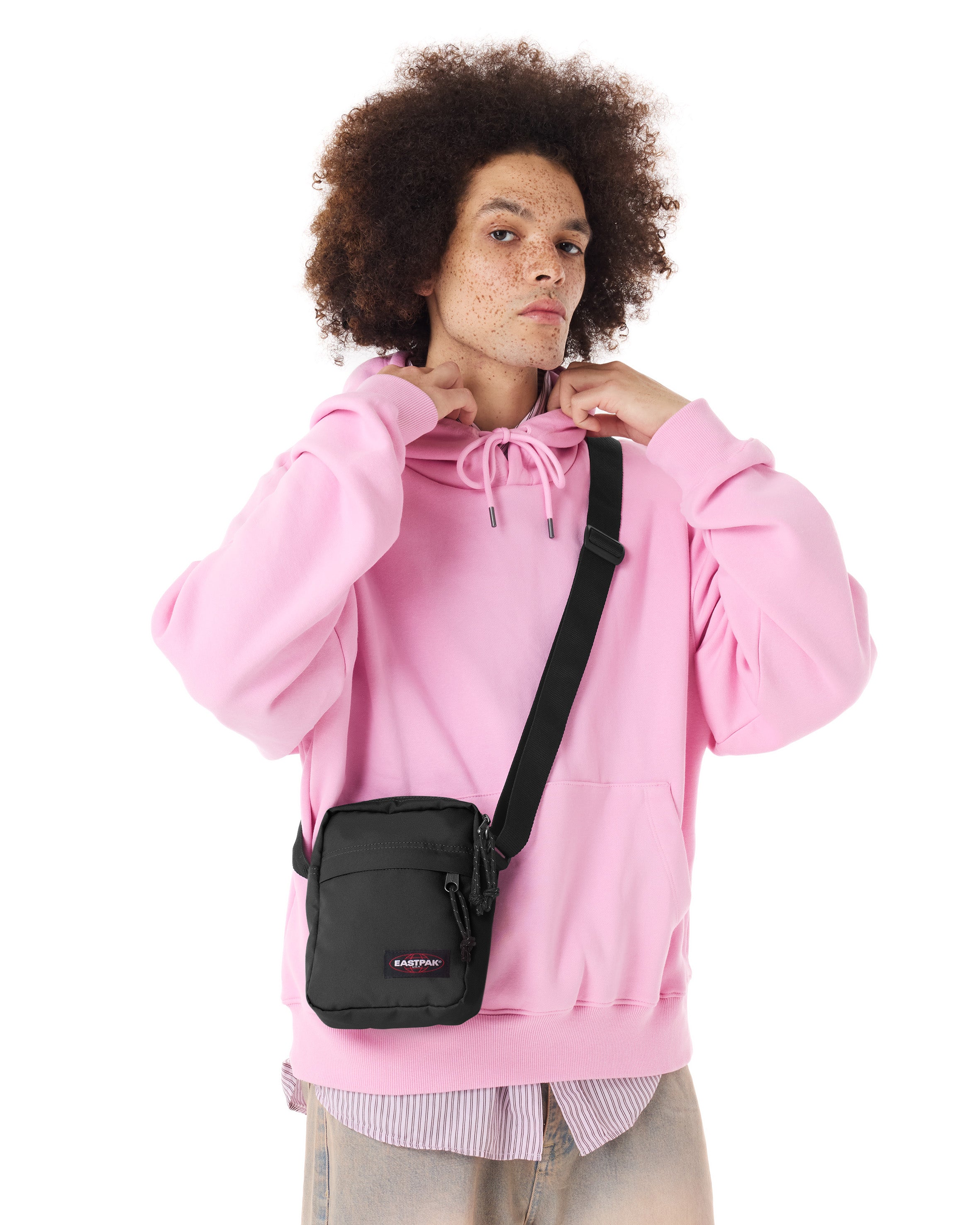 eastpak-the-one-sac-bandouli-re-black-petit-nylon image 5