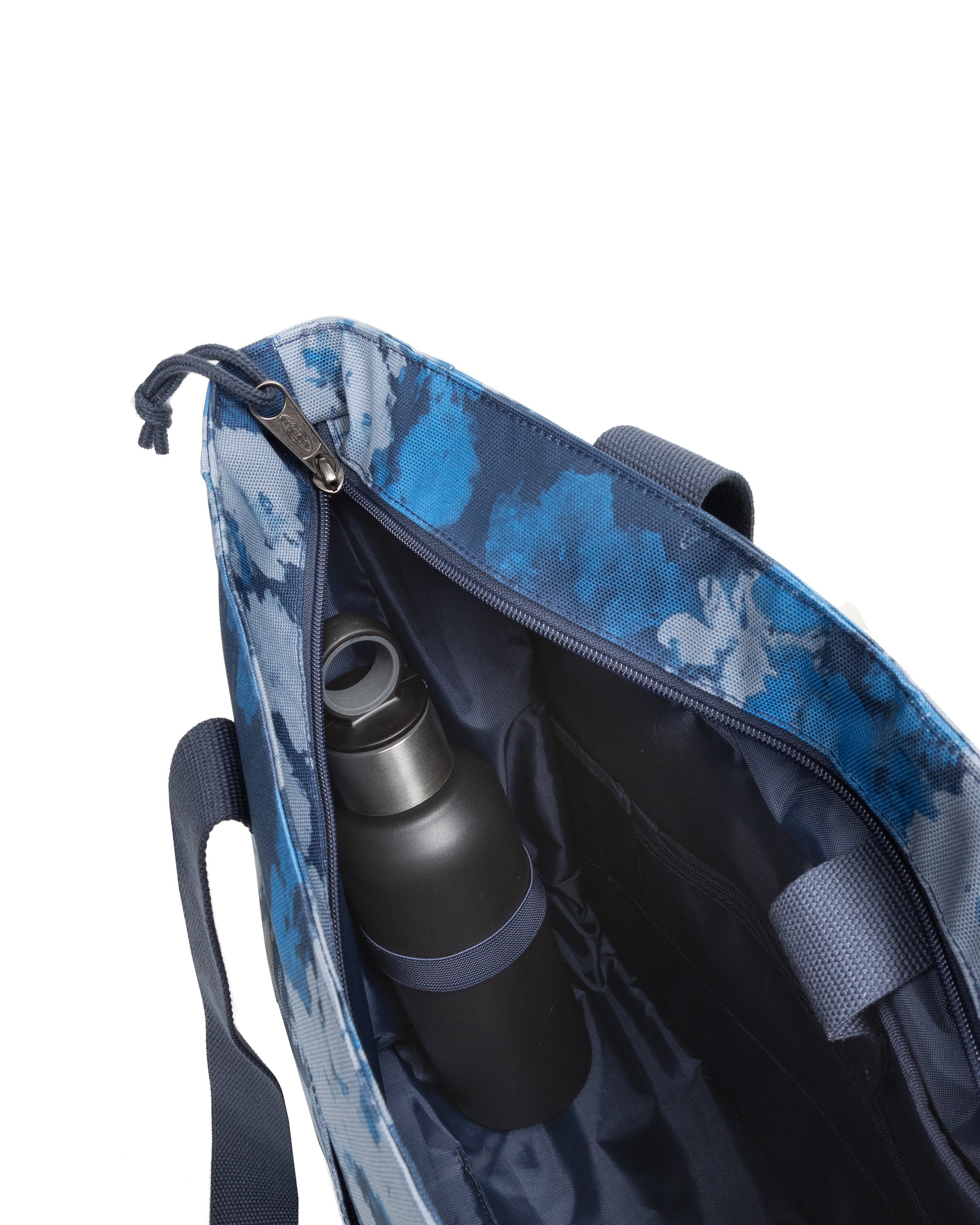 eastpak-carry-tote-sac-cabas-washed-print-blue-grand-16-pouces image 6