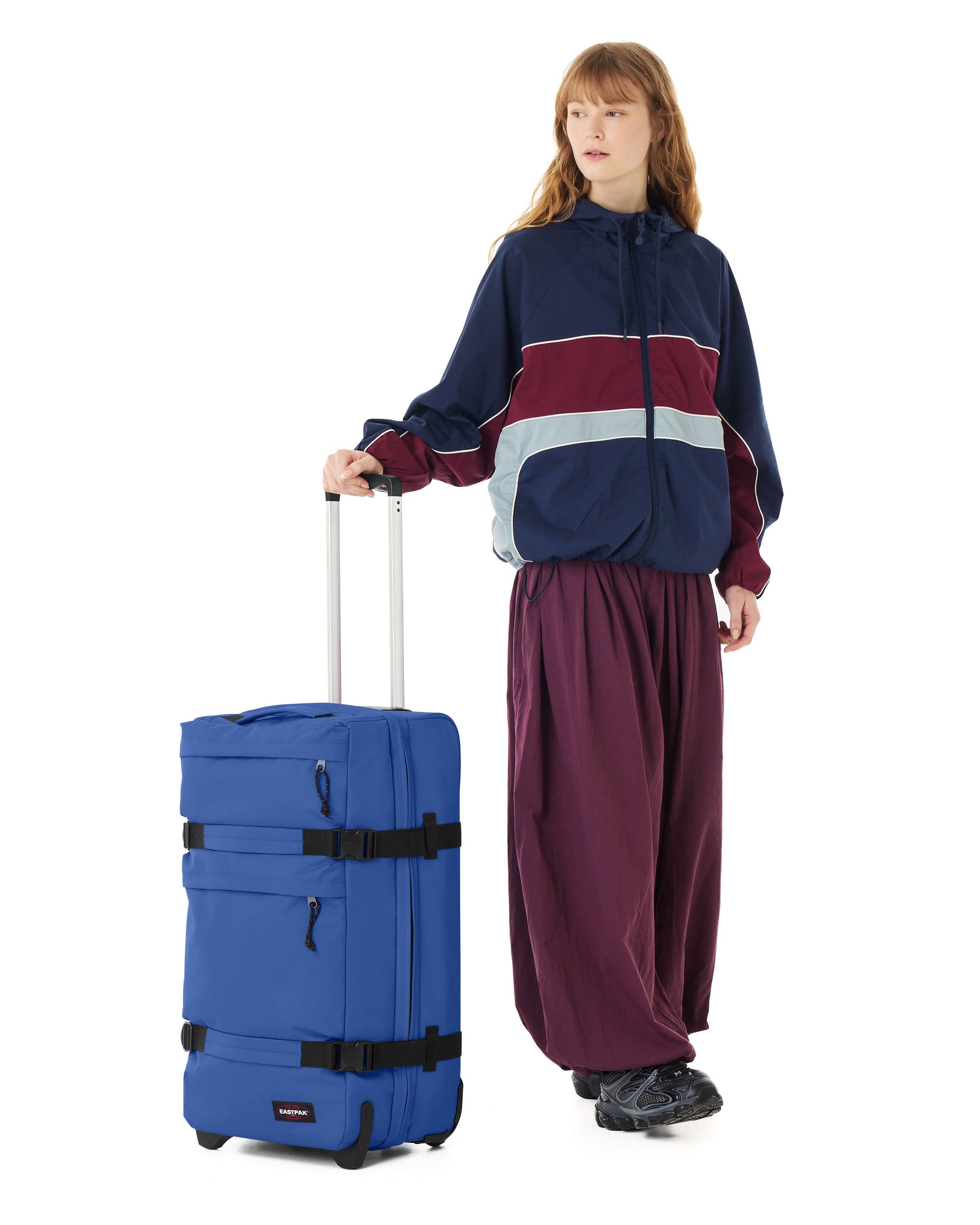 eastpak-transit-r-plus-m-valise-indigo-blue-2-roues image 2