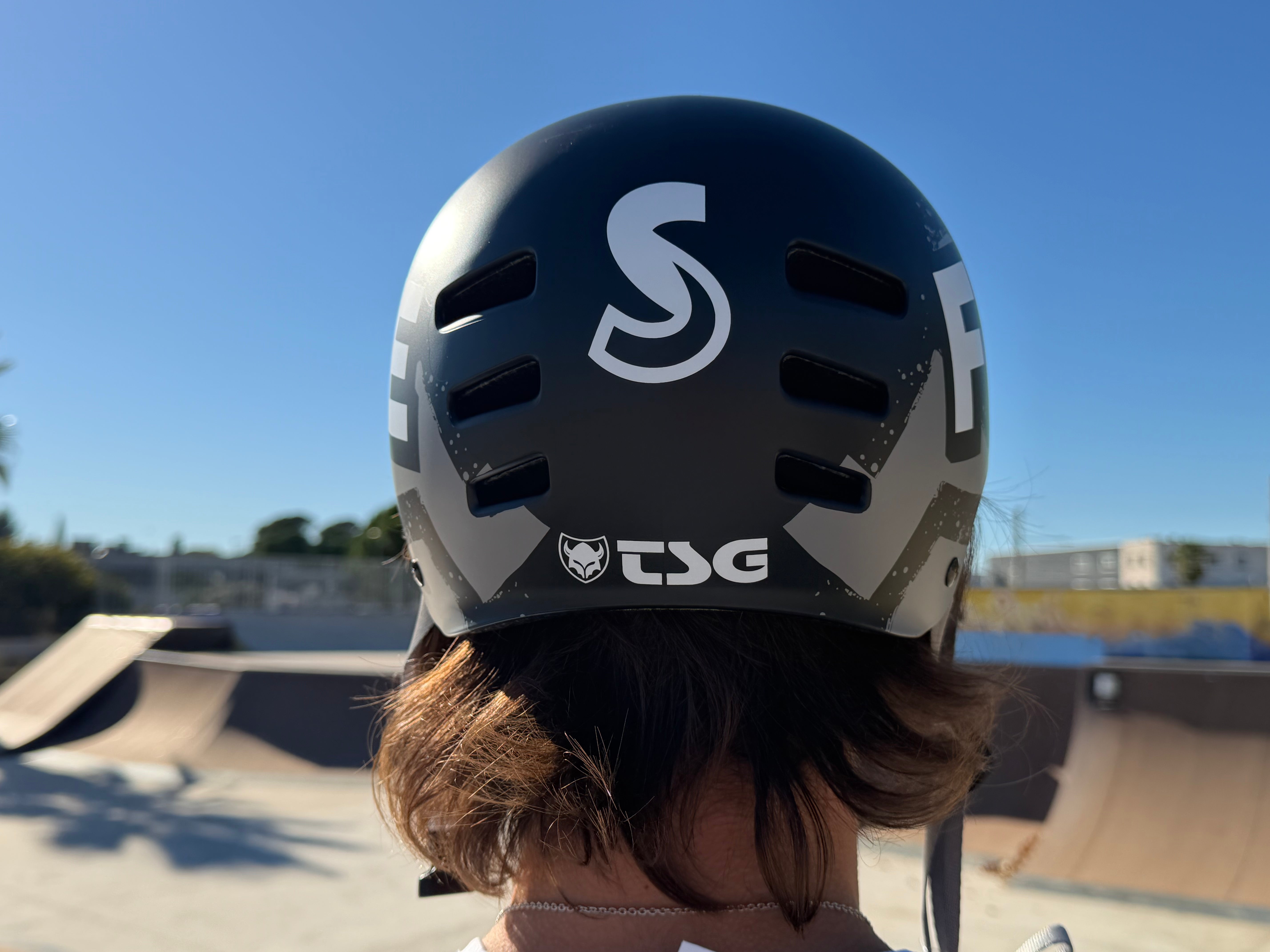 casque-fise-black-2026-s-m-54-56-cm-v-lo-skate-tsg image 2