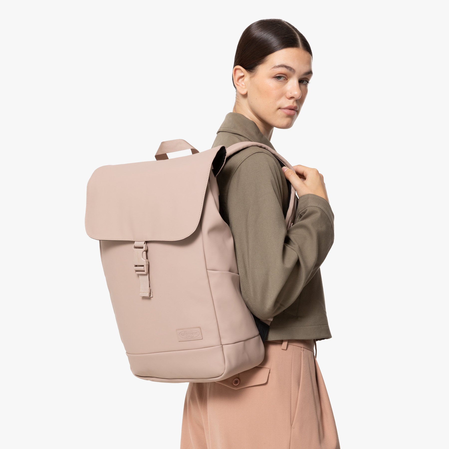 eastpak-yarin-sac-a-dos-matte-sand-moyen-16-pouces image 2