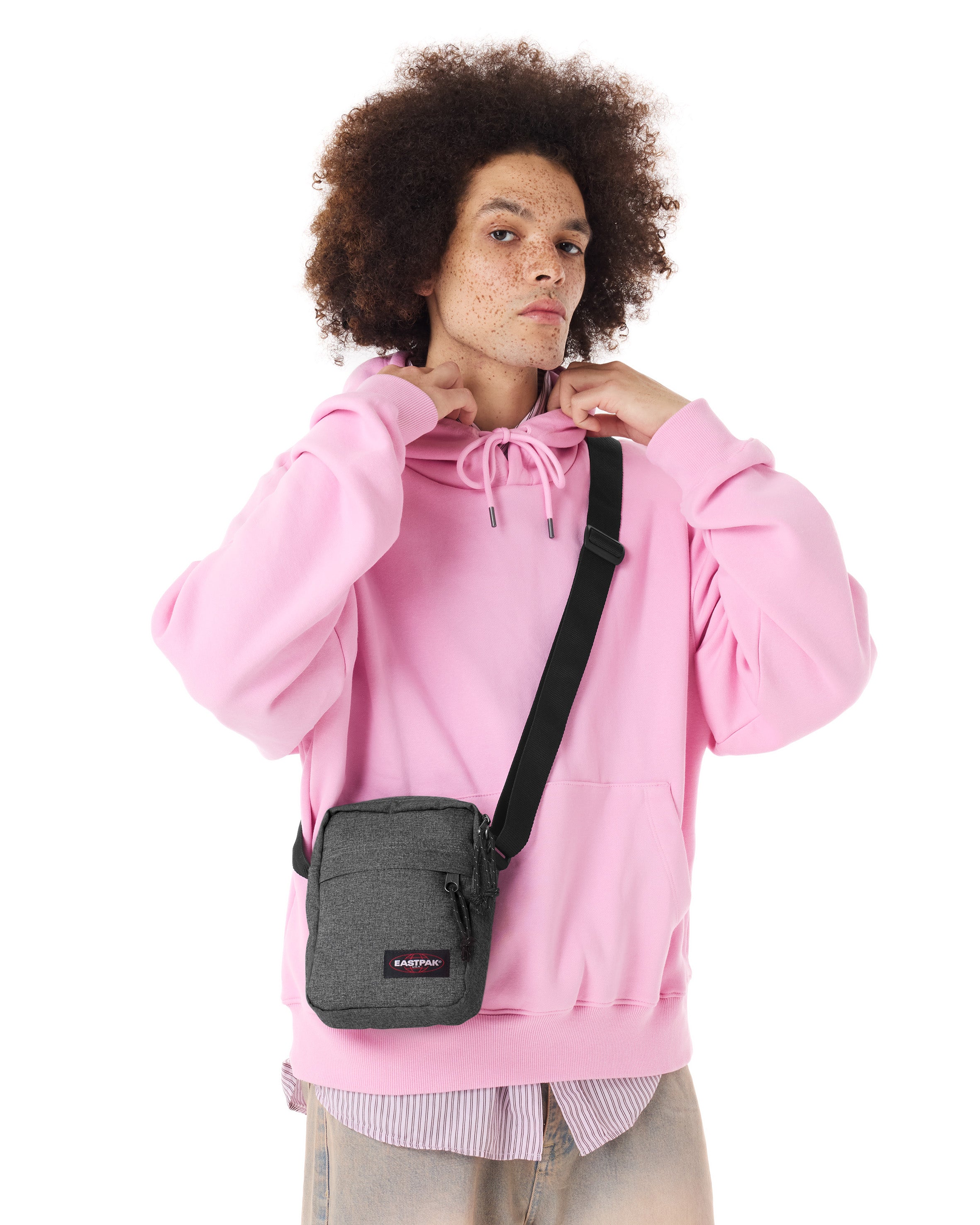 eastpak-the-one-sac-bandouli-re-black-denim-petit image 4