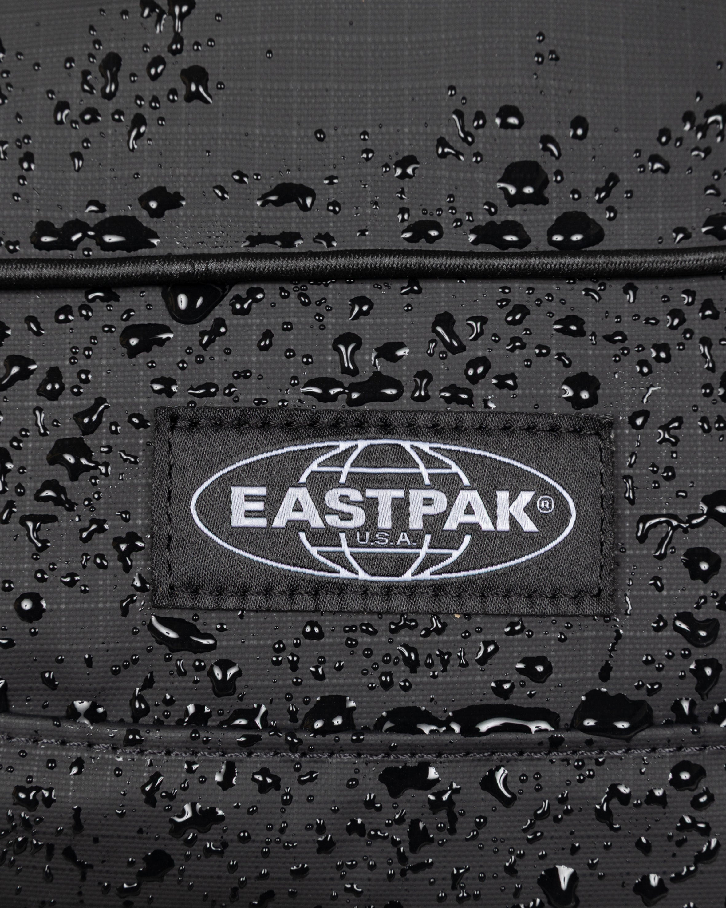 eastpak-sling-bag-pro-bandouli-re-noir-d-perlant-porte-bouteille image 6