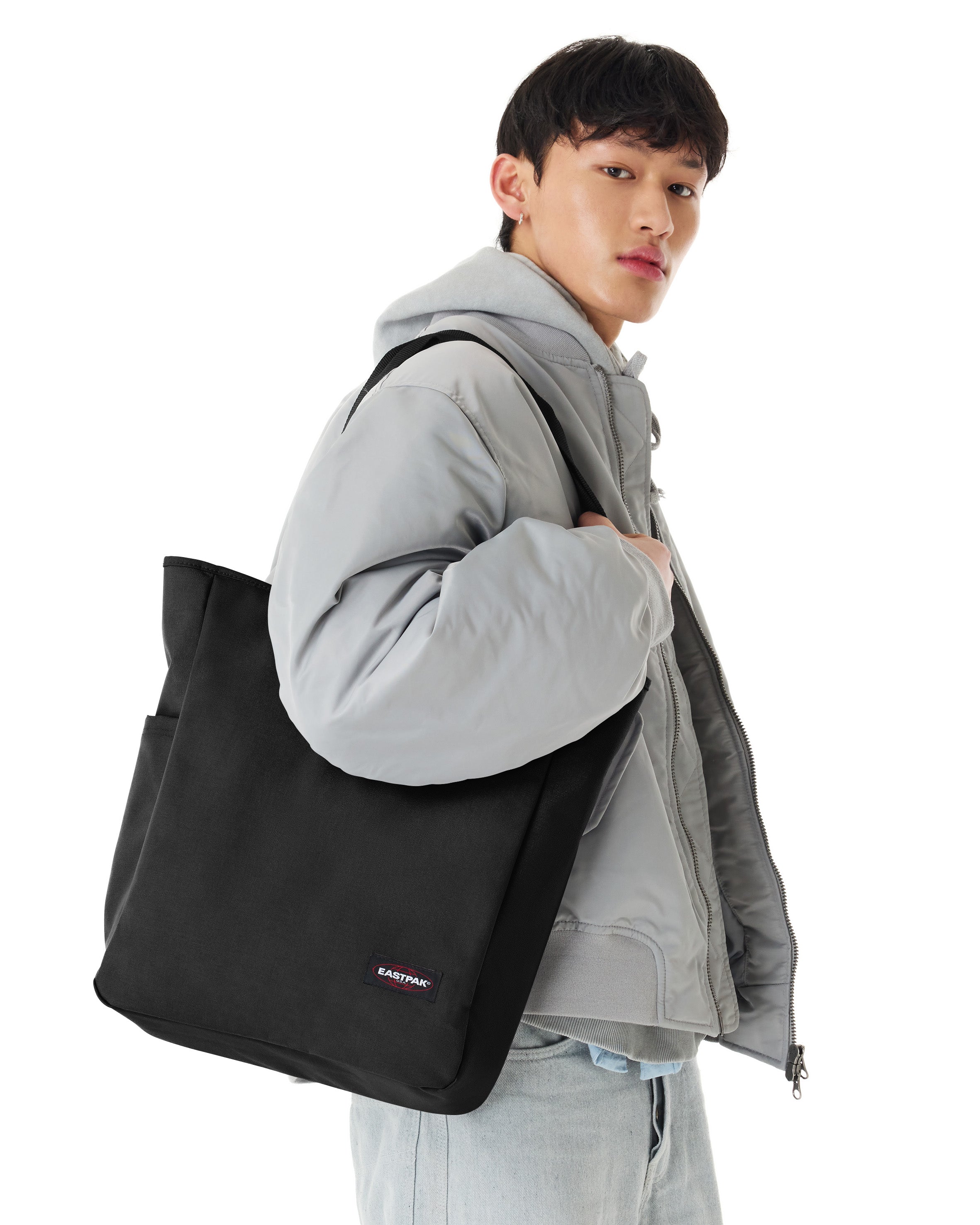 eastpak-tote-sac-paule-black-moyen-porte-bouteille image 5