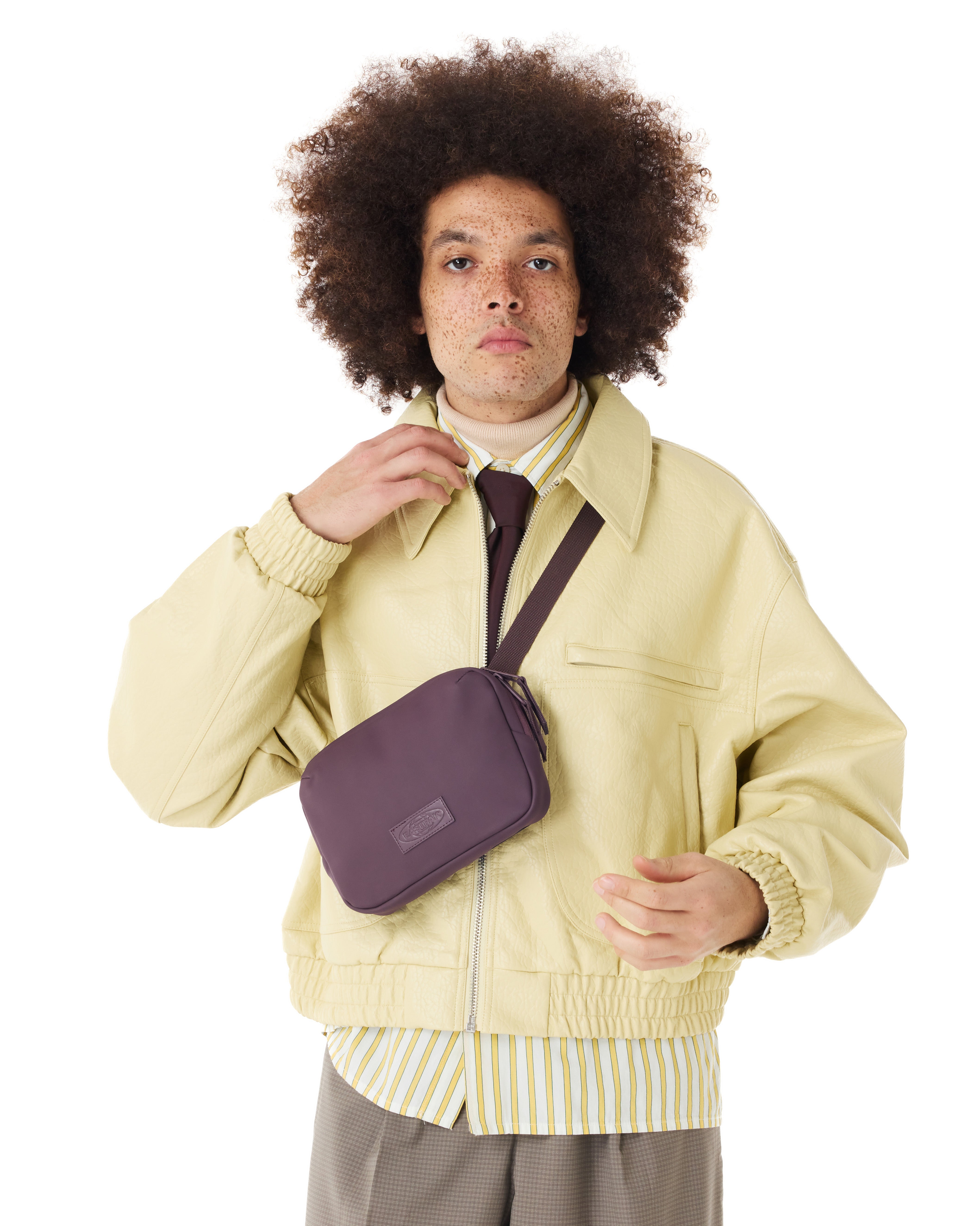 eastpak-arjan-sac-bandouli-re-cnnct-fmattefig-petit image 4