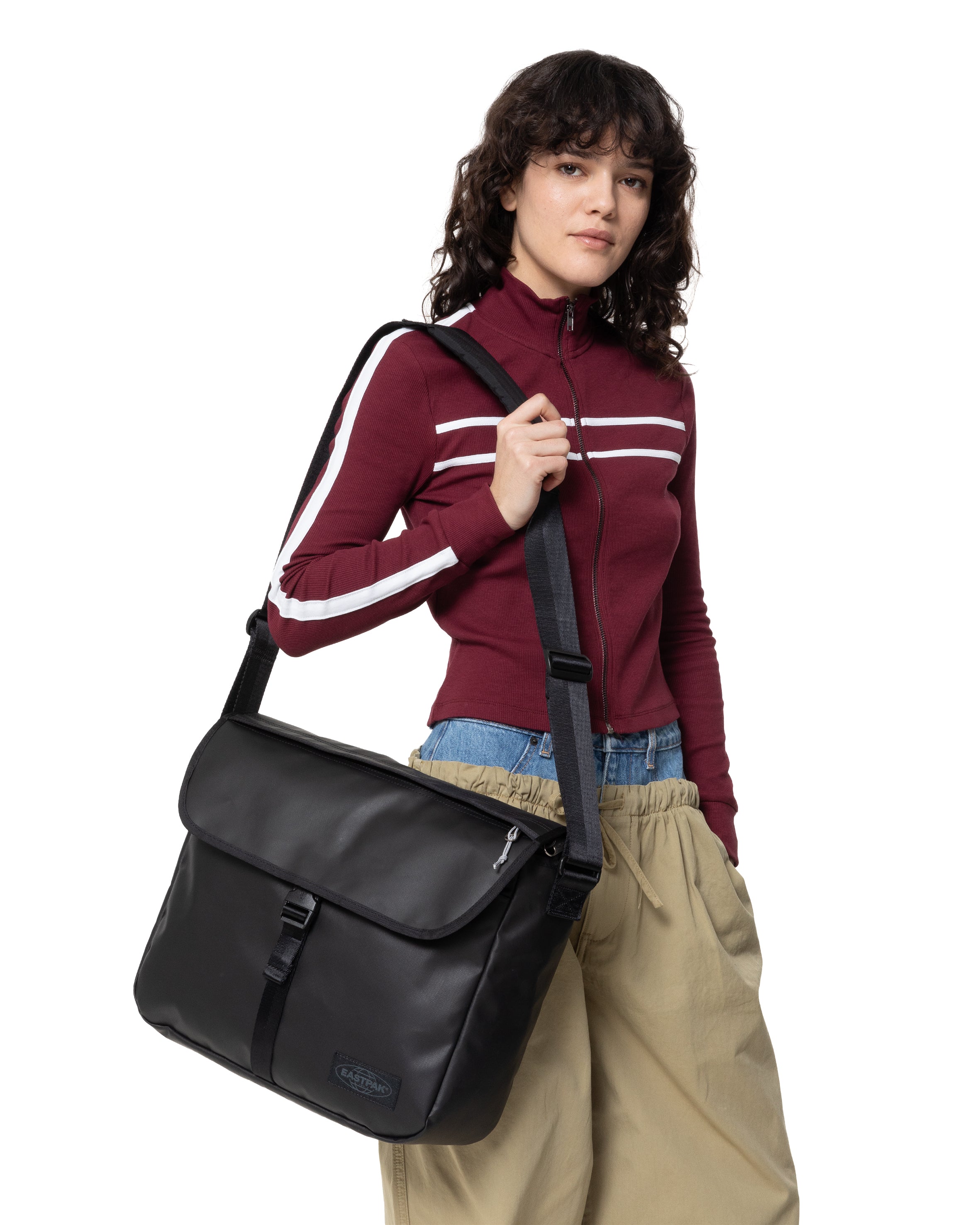 eastpak-delegate-sac-bandouli-re-17-pouces-tarp-black2-moyen image 2