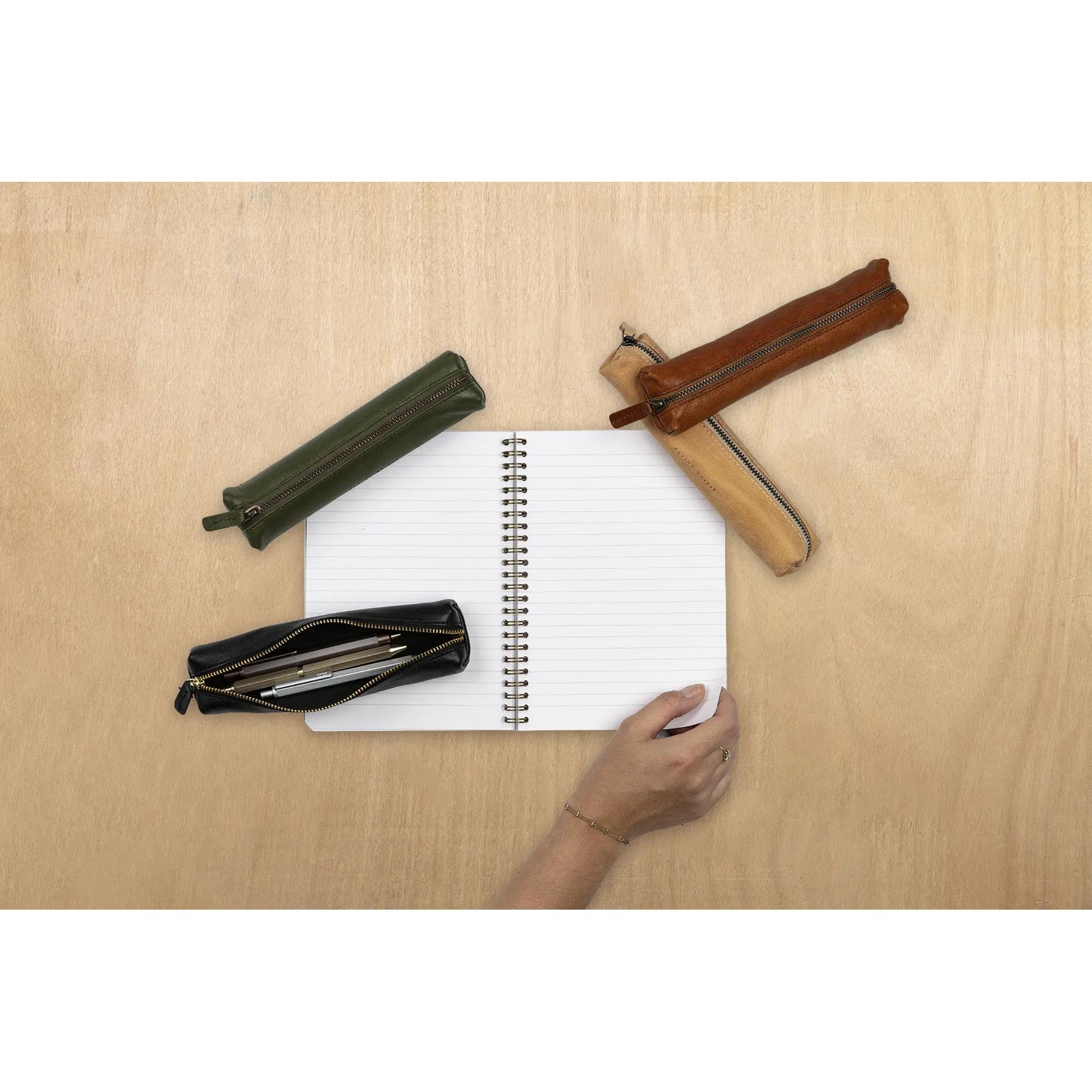clairefontaine-flying-spirit-106511c-mini-trousse-cuir-cognac image 2