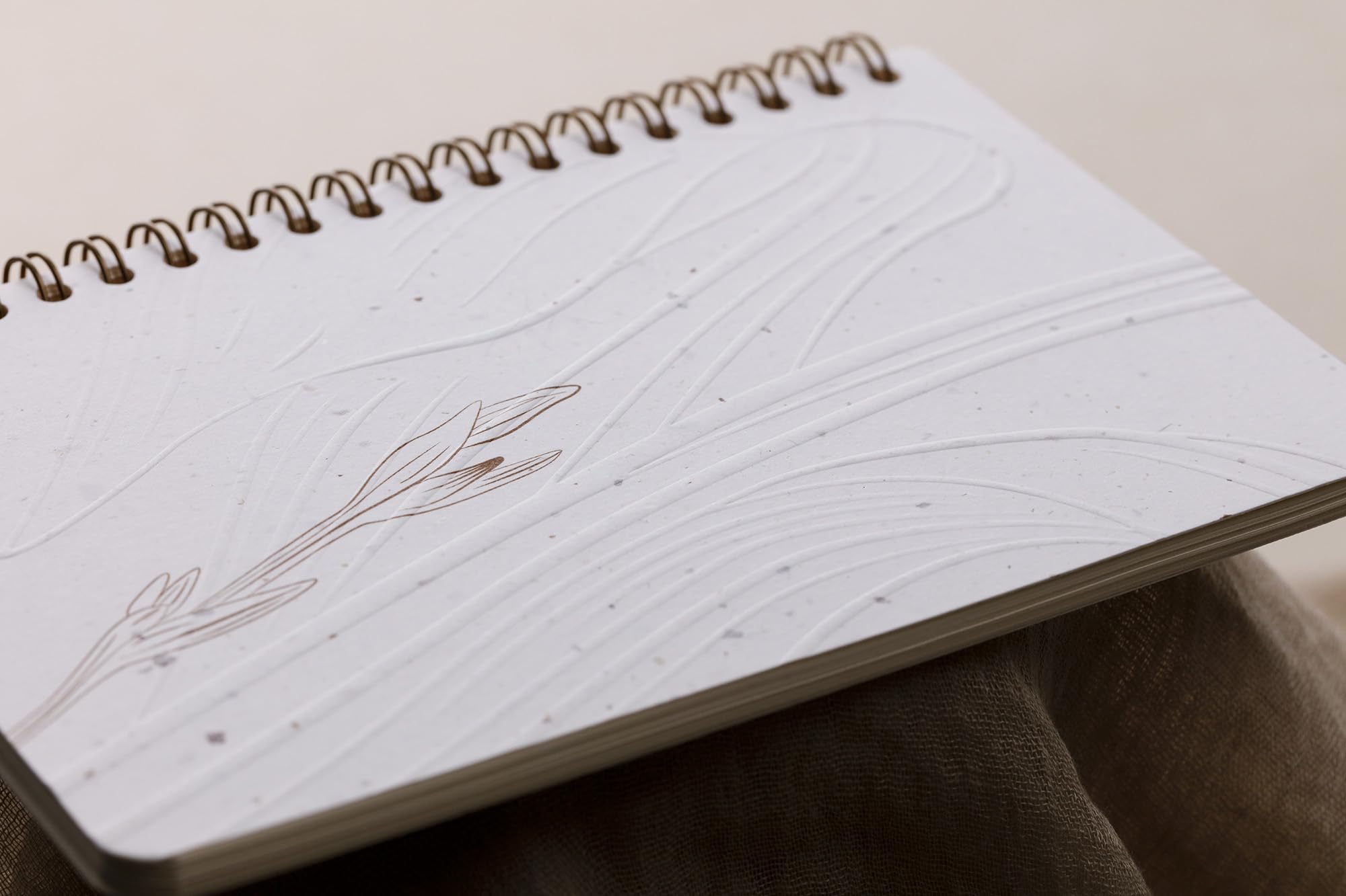 clairefontaine-tulip-paper-carnet-spirale-11x17-cm-pointill-s image 7