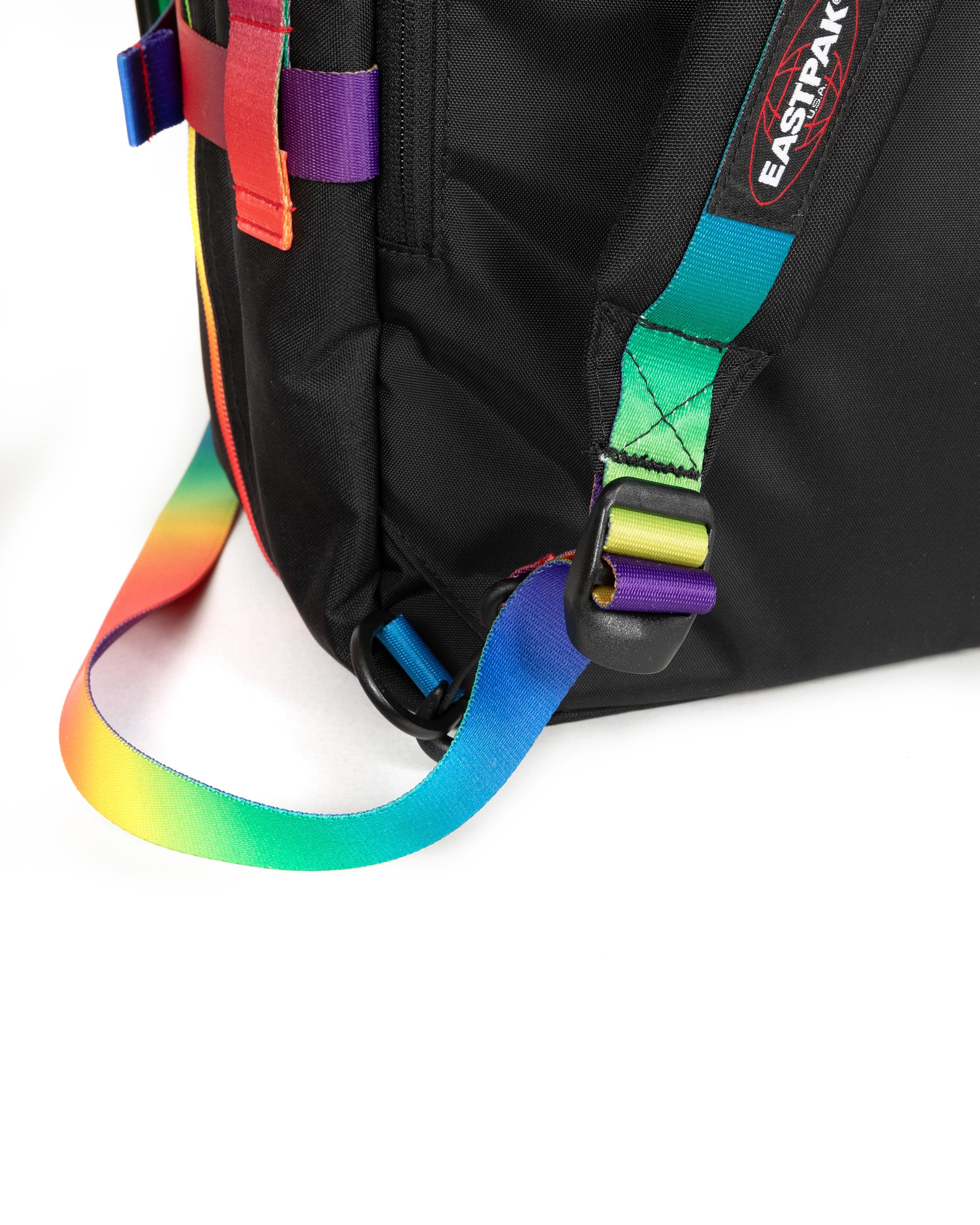 eastpak-travelpack-sac-de-voyage-rainbow-dark-grand-cabine image 5