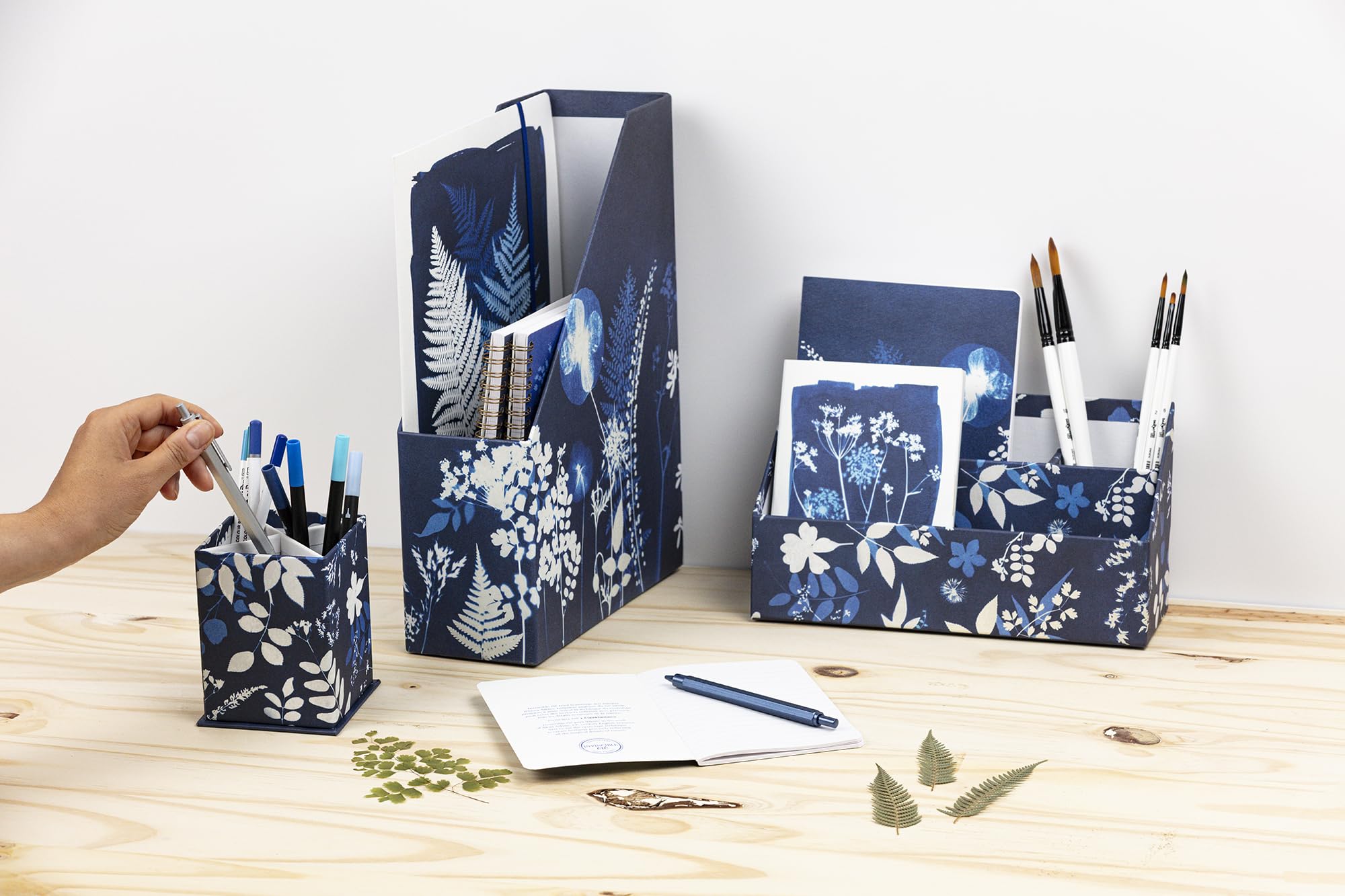clairefontaine-cyanotype-83501c-pot-crayons-carr-floral image 5