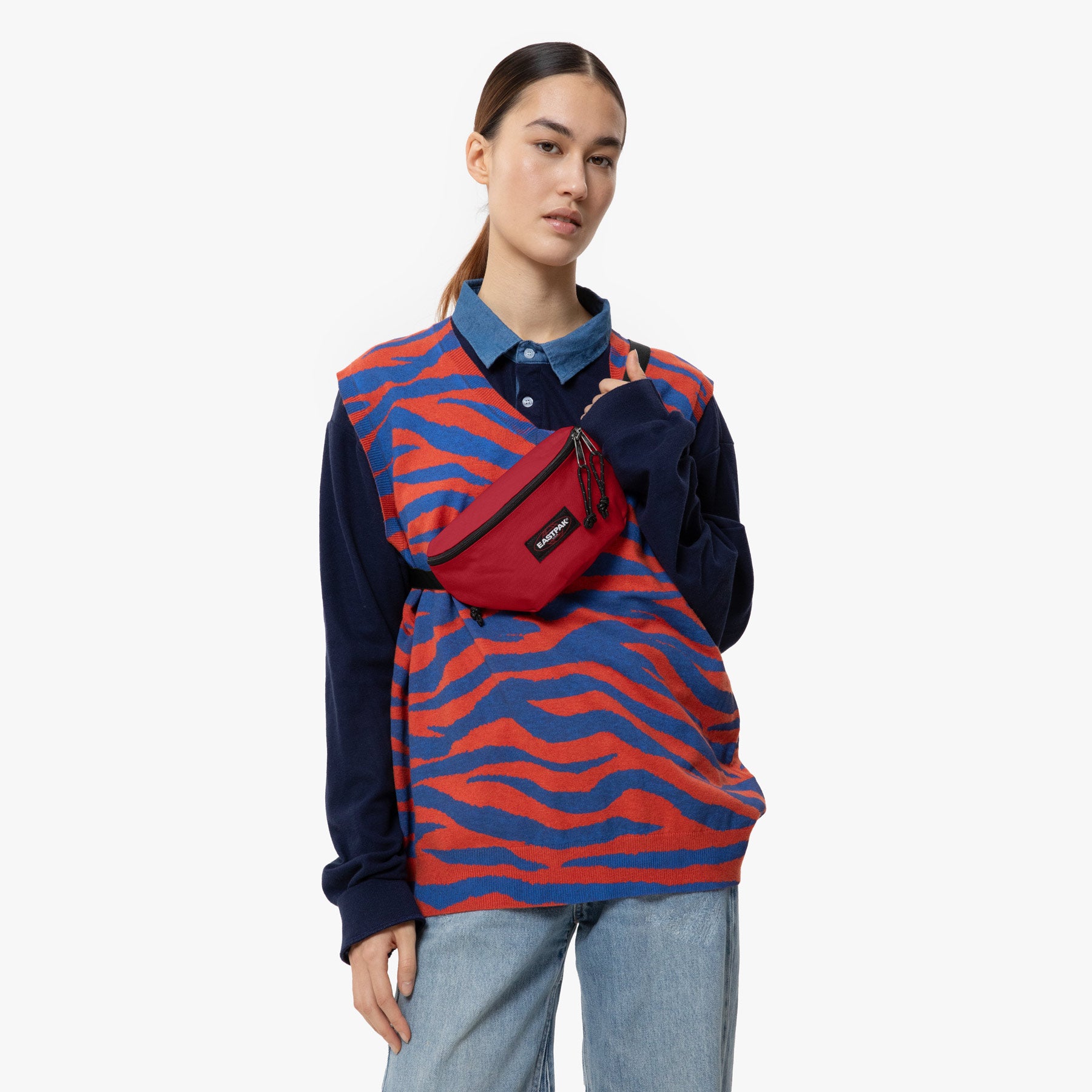 eastpak-springer-sac-banane-scarlet-red-petit-nylon image 2