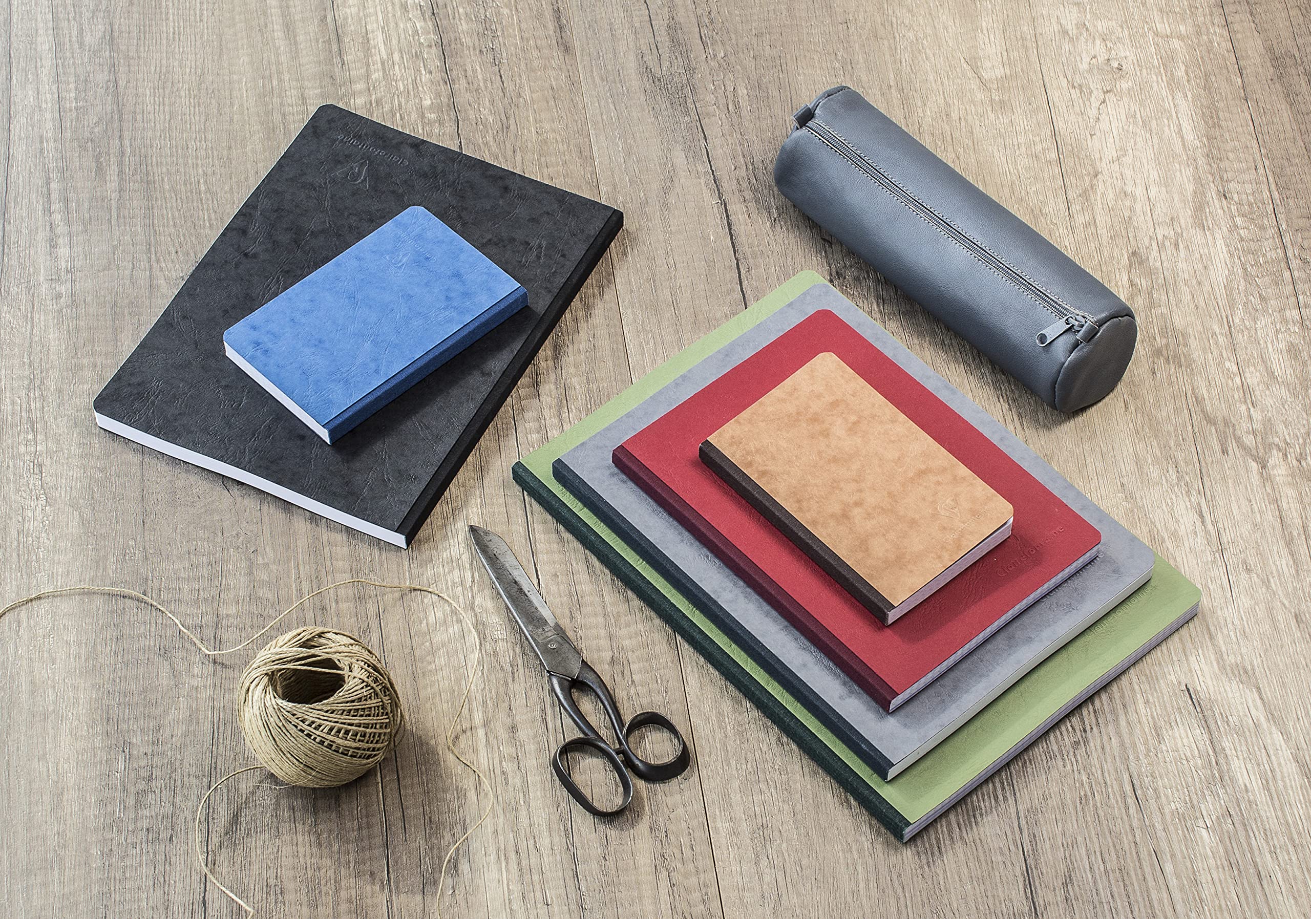 clairefontaine-age-bag-795921c-carnet-cousu-9x14-cm-noir-petits-carreaux image 5