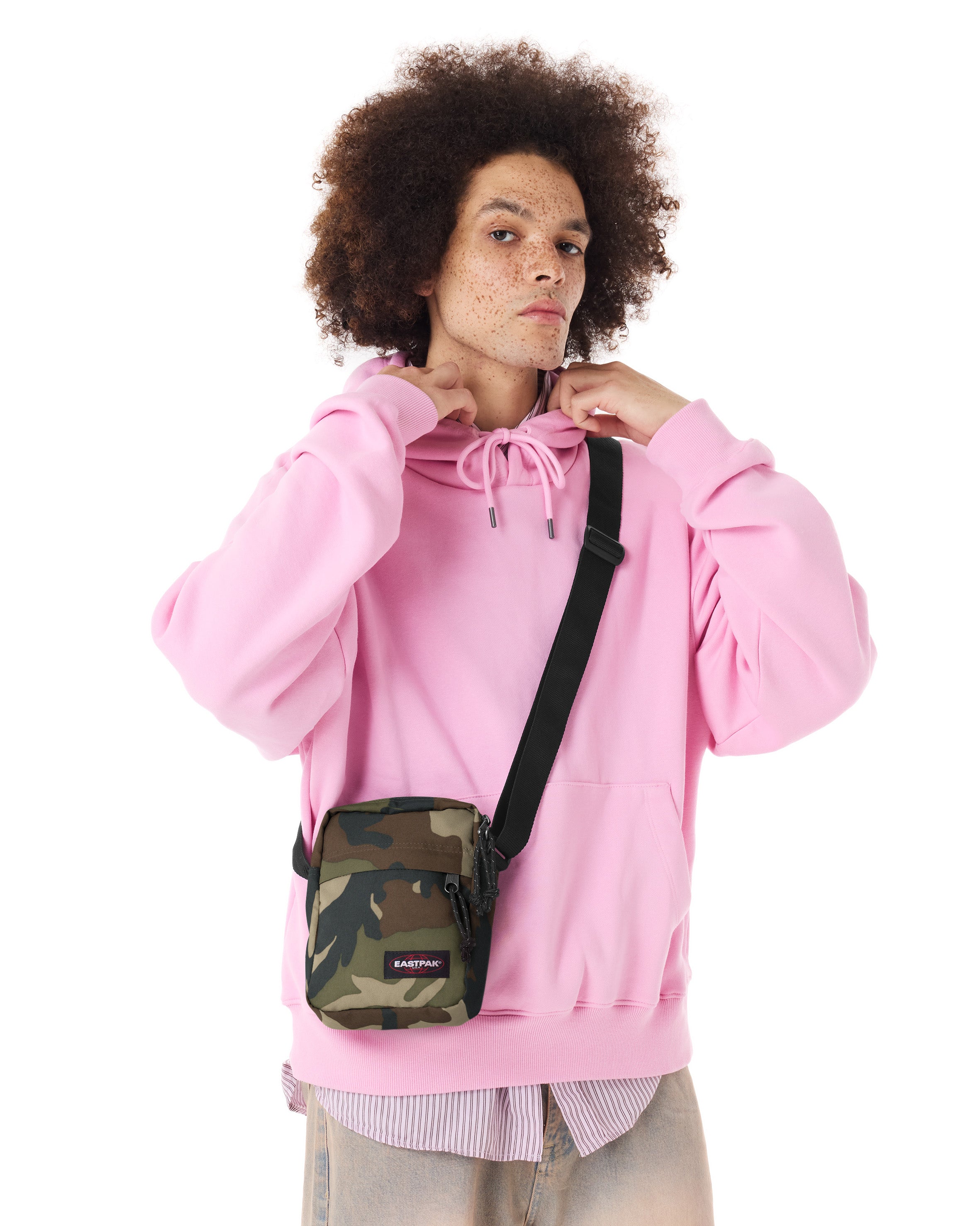 eastpak-the-one-ek000045-sac-bandouli-re-camo-petit-polyester image 5