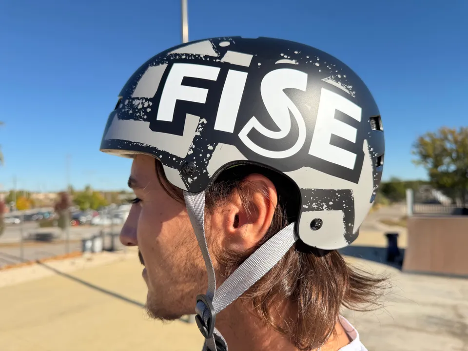 casque-fise-black-2026-s-m-54-56-cm-v-lo-skate-tsg image 1