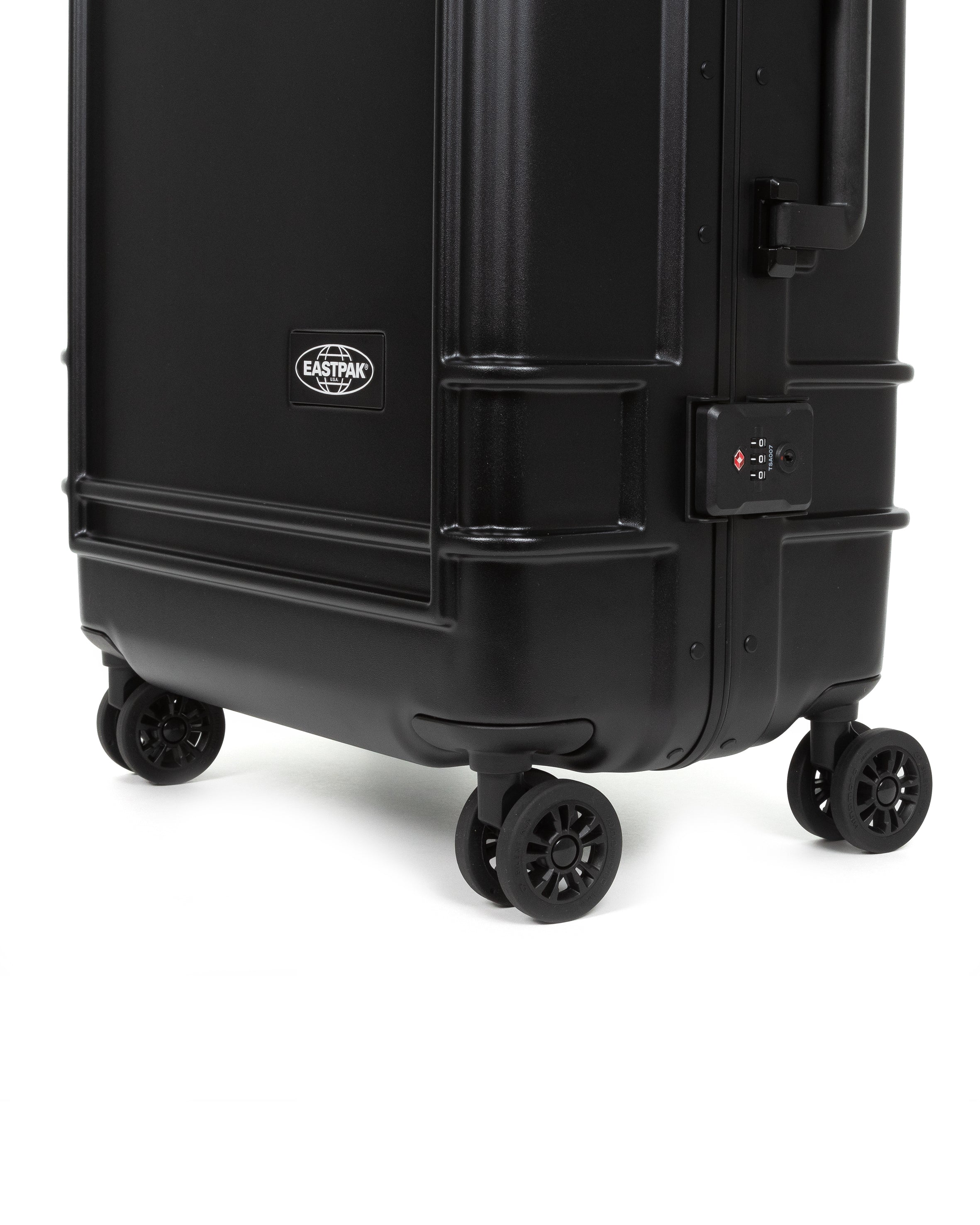 eastpak-resist-r-case-m-valise-rigide-black-4-roues image 8