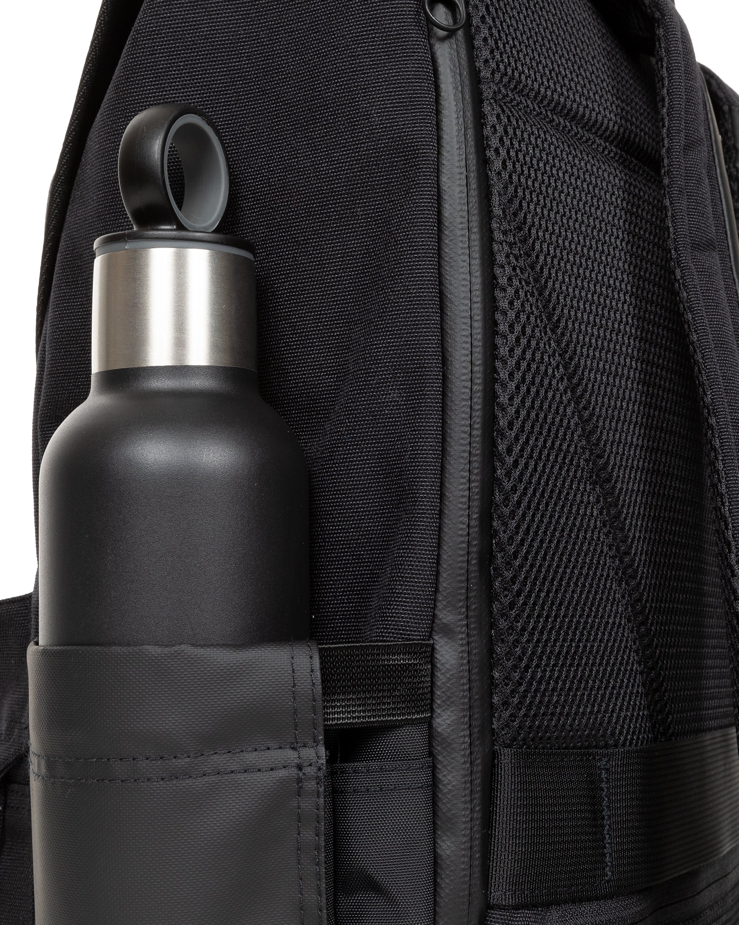 eastpak-icon-topload-sac-dos-on-black-housse-pc-16 image 6