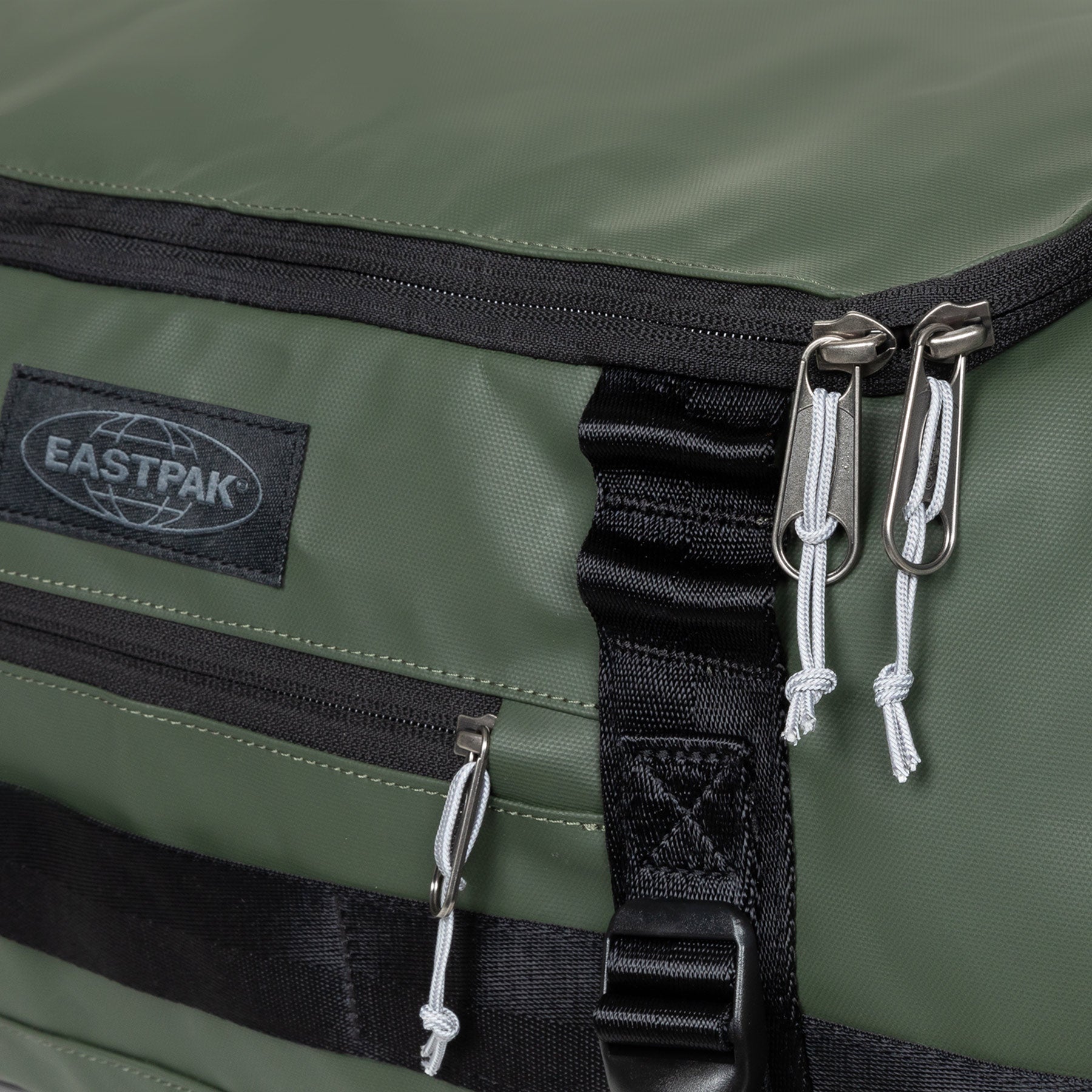 eastpak-duffel-pack-s-sac-voyage-tarp-forest-cabine image 5