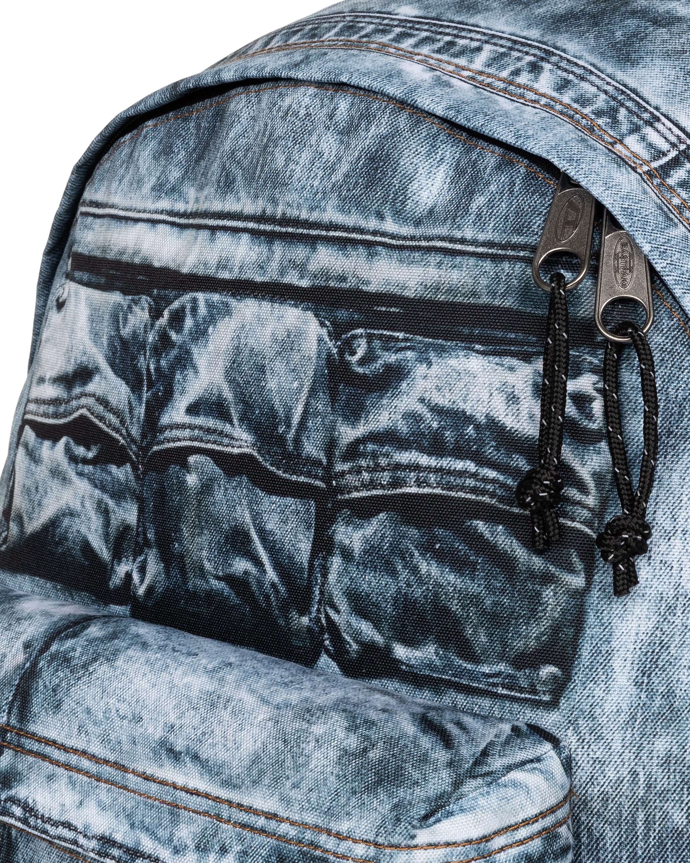 eastpak-diesel-day-pak-r-sac-dos-dsl-trompe-print-moyen-14 image 5