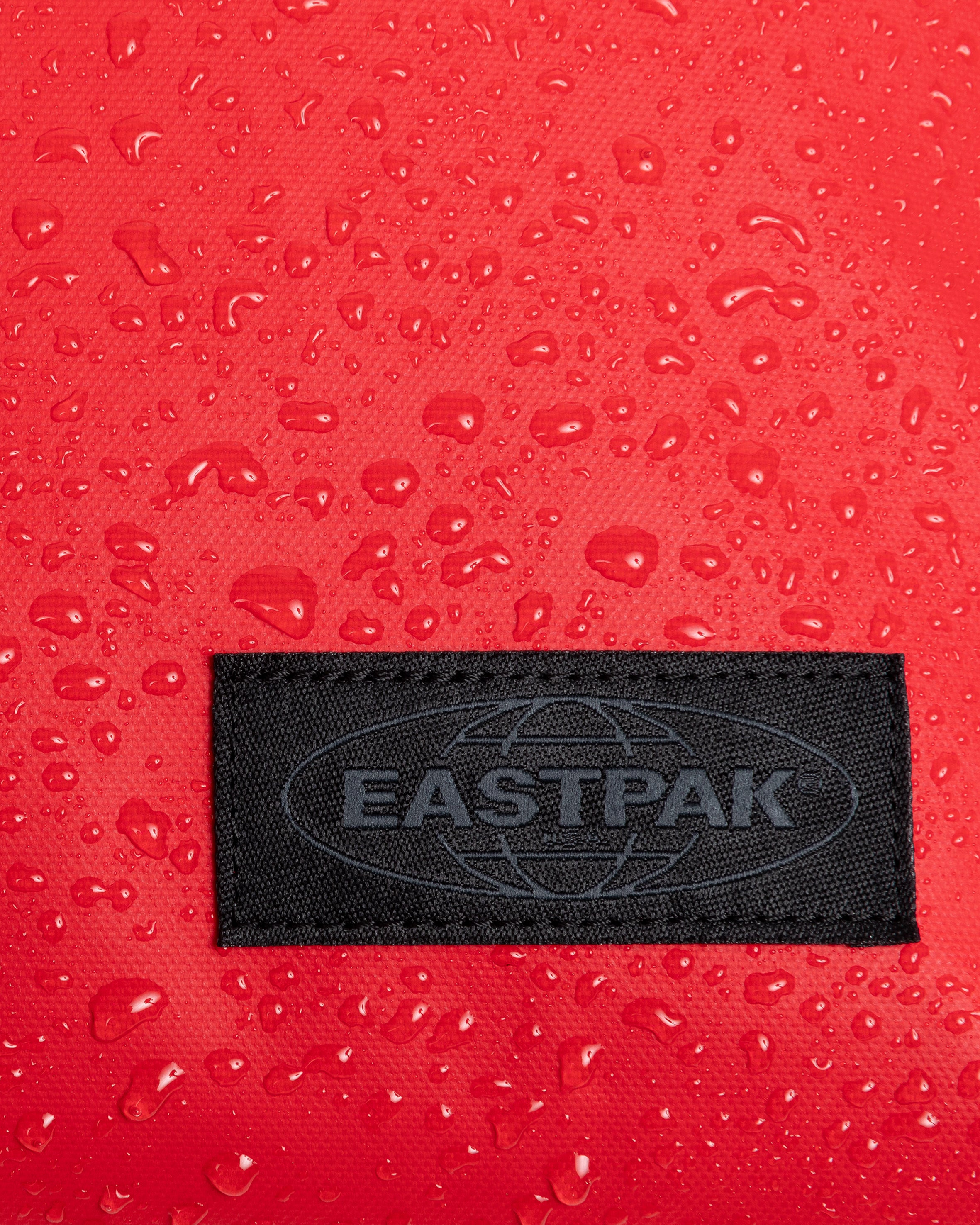 eastpak-duffel-pack-s-sac-sport-rouge-petit image 7