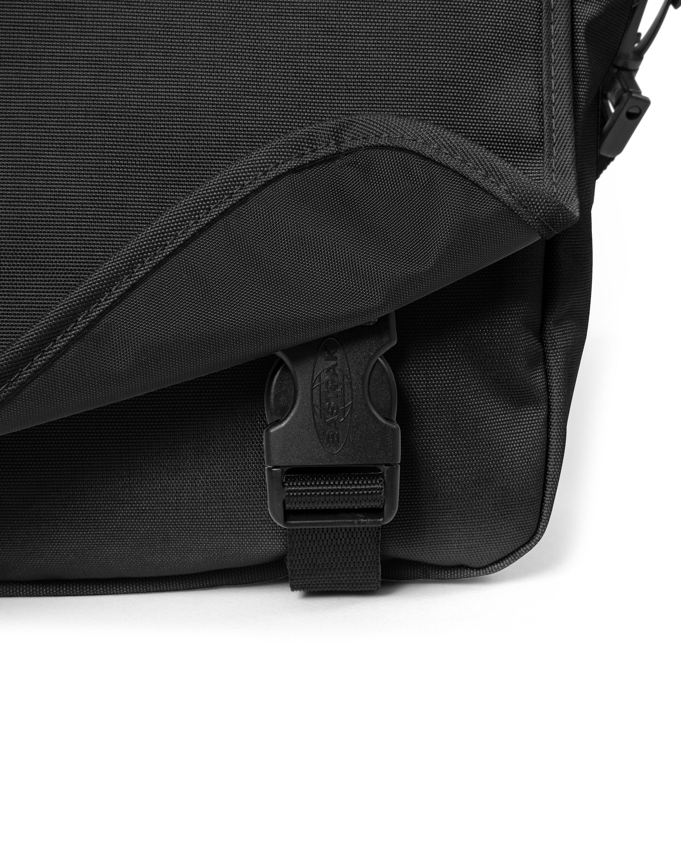 eastpak-jr-sacoche-bandouli-re-black-petit-nylon image 6