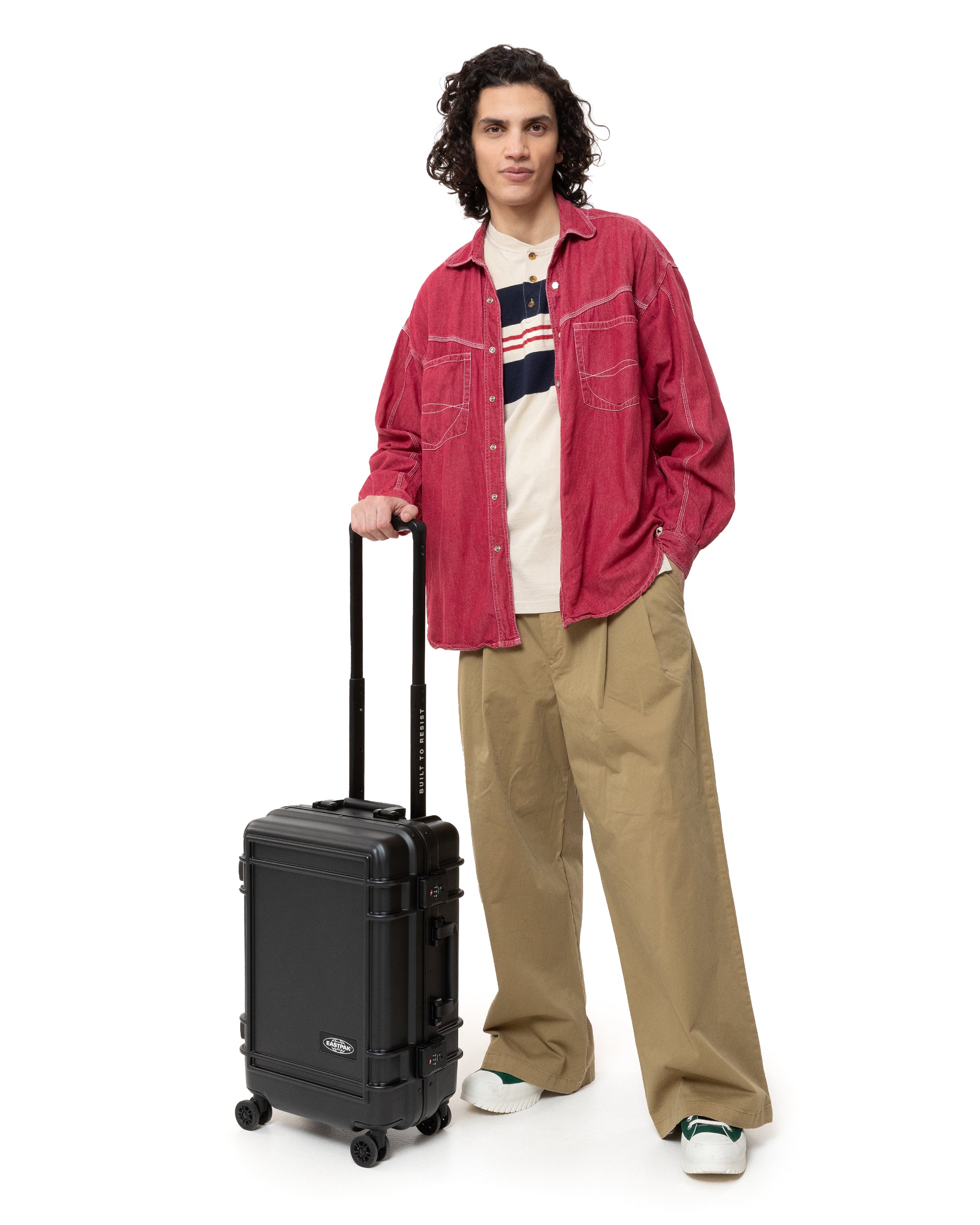 eastpak-resist-r-case-s-valise-cabine-black-rigide-4-roues image 3