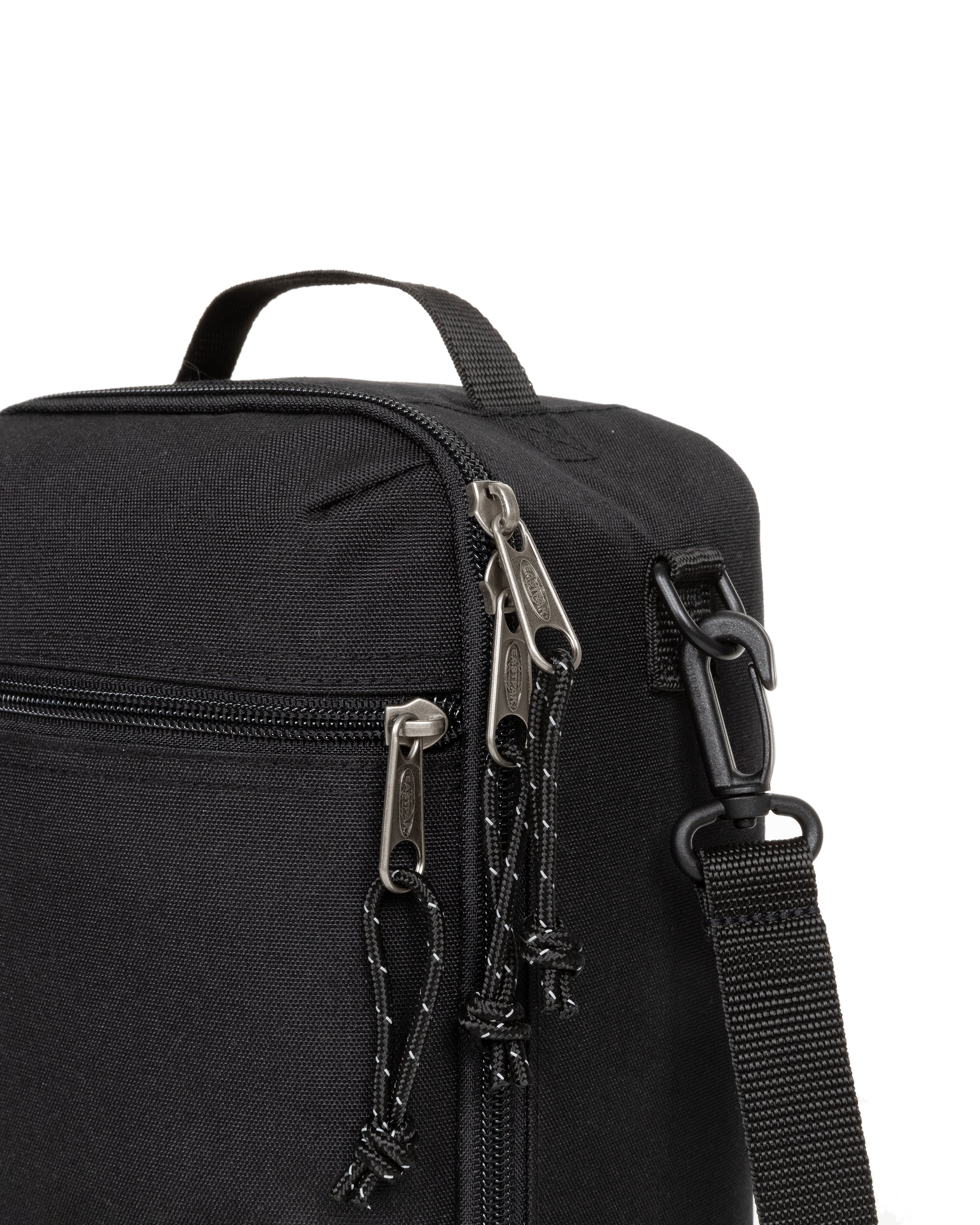 eastpak-the-lunch-one-bo-te-repas-black-petit-isotherme image 5