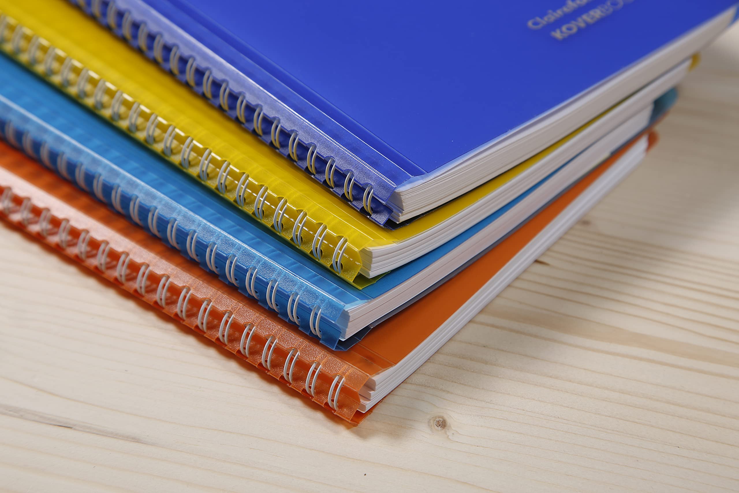 clairefontaine-koverbook-carnet-croquis-a5-125g-couleur-al-atoire image 4