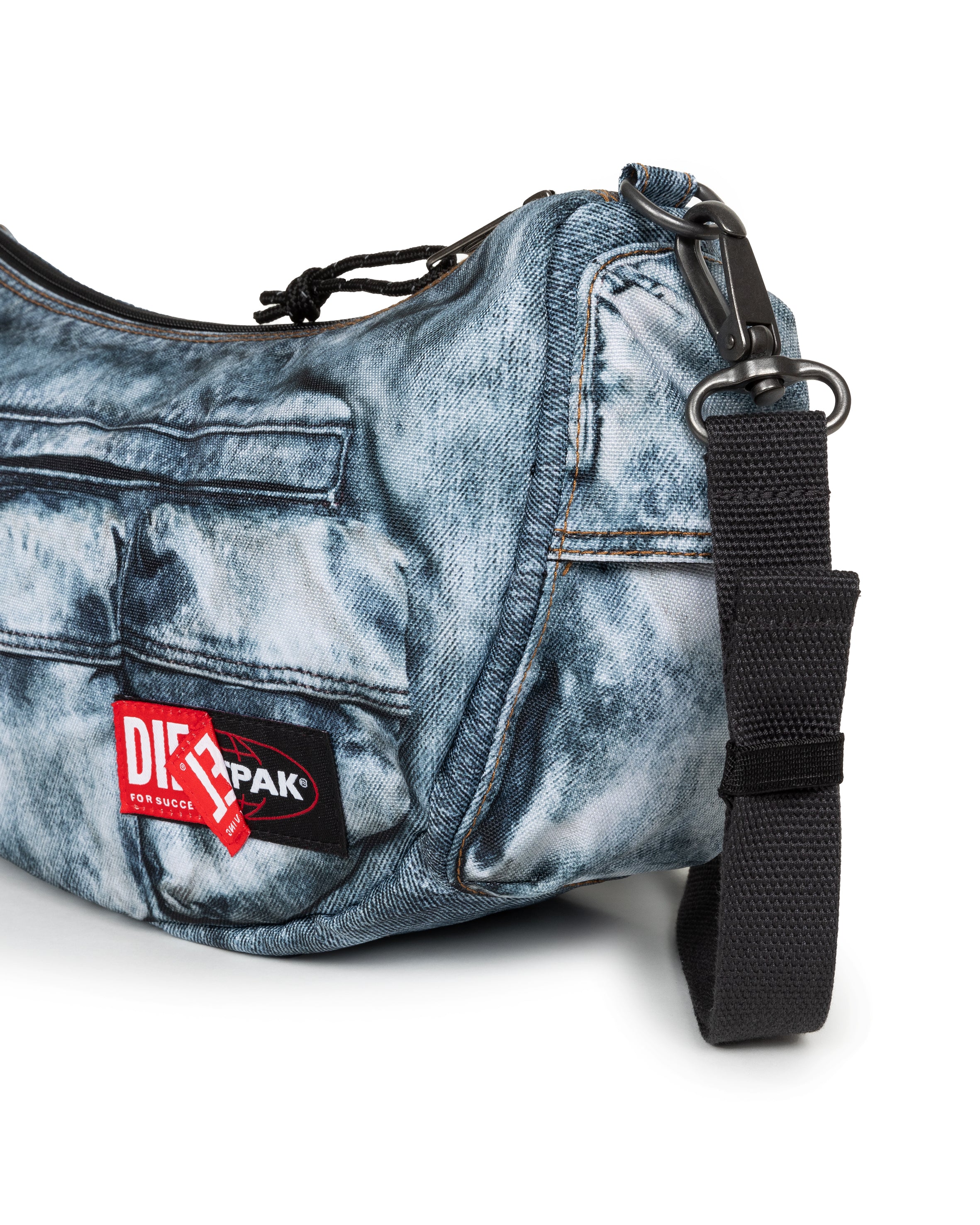 eastpak-diesel-shoulder-bag-bandouli-re-trompe-denim image 4