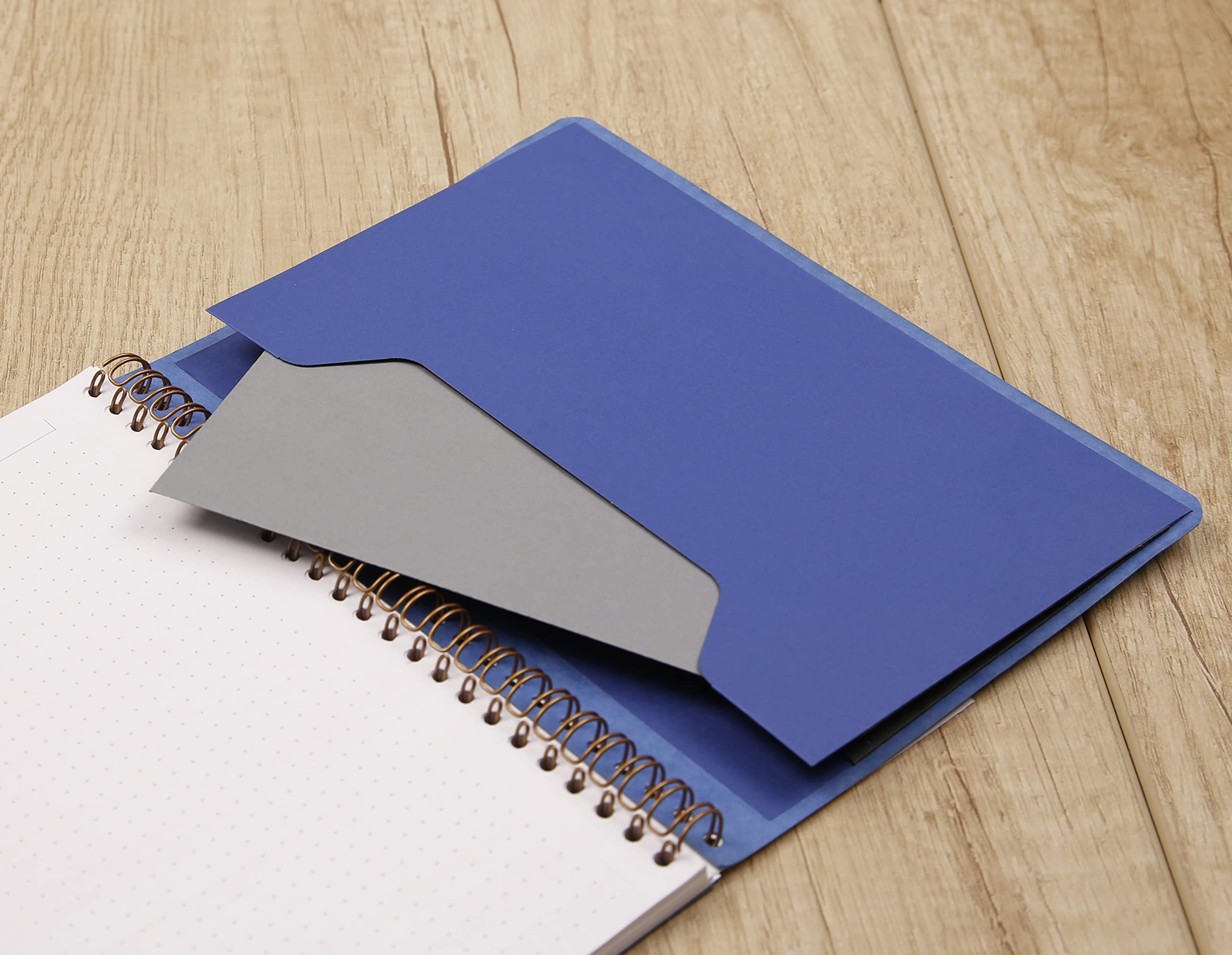 clairefontaine-my-notes-78243c-cahier-spirale-b5-dot-tabac-120p image 5