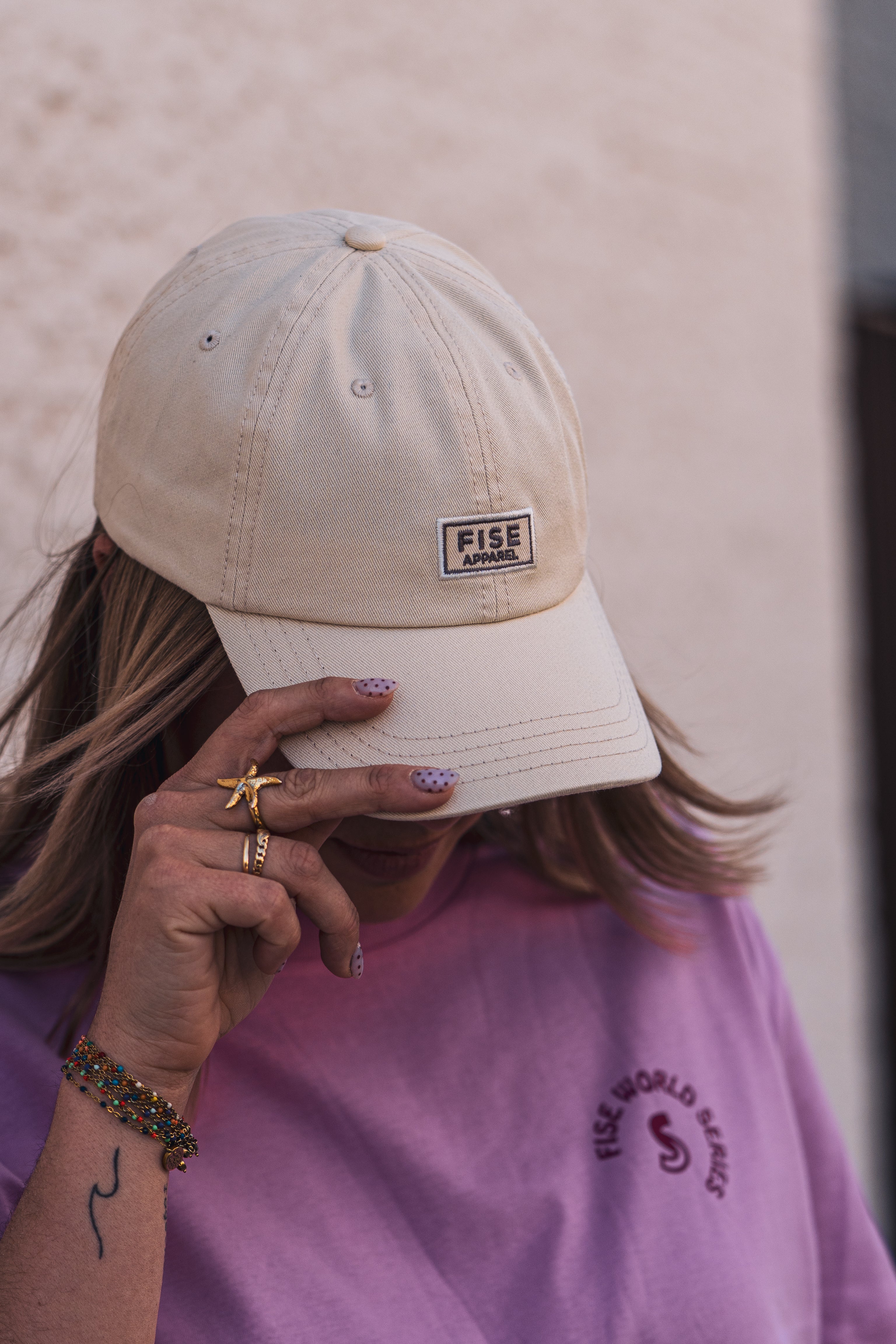 fise-casual-casquette-beige-visi-re-arrondie image 2