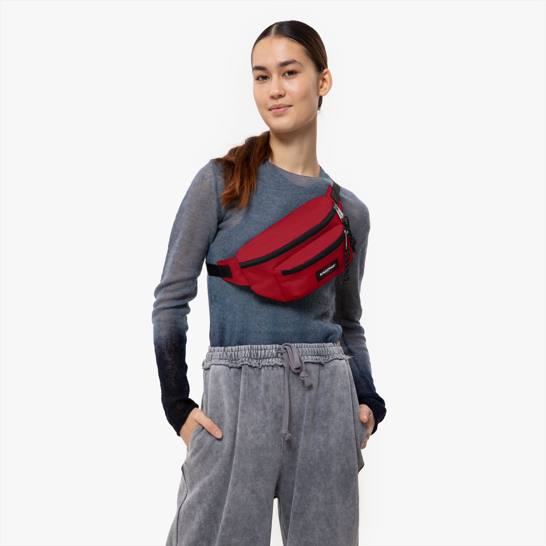 eastpak-doggy-bag-sac-banane-scarlet-red-moyen image 2