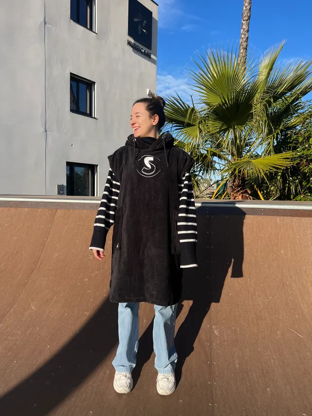 fise-poncho-kids-poncho-enfant-noir-serviette image 1
