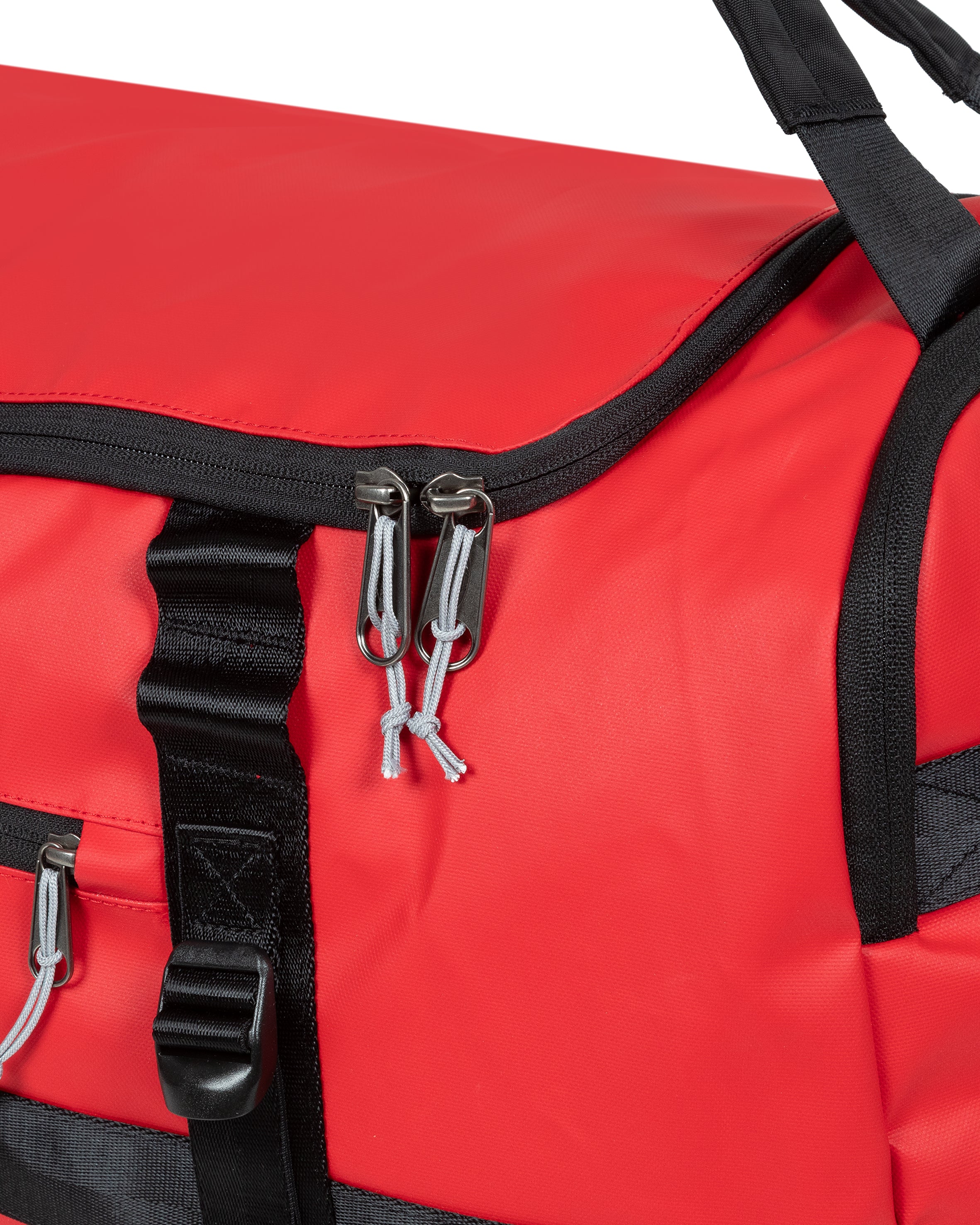 eastpak-duffel-pack-m-sac-sport-tarp-red-convertible image 4