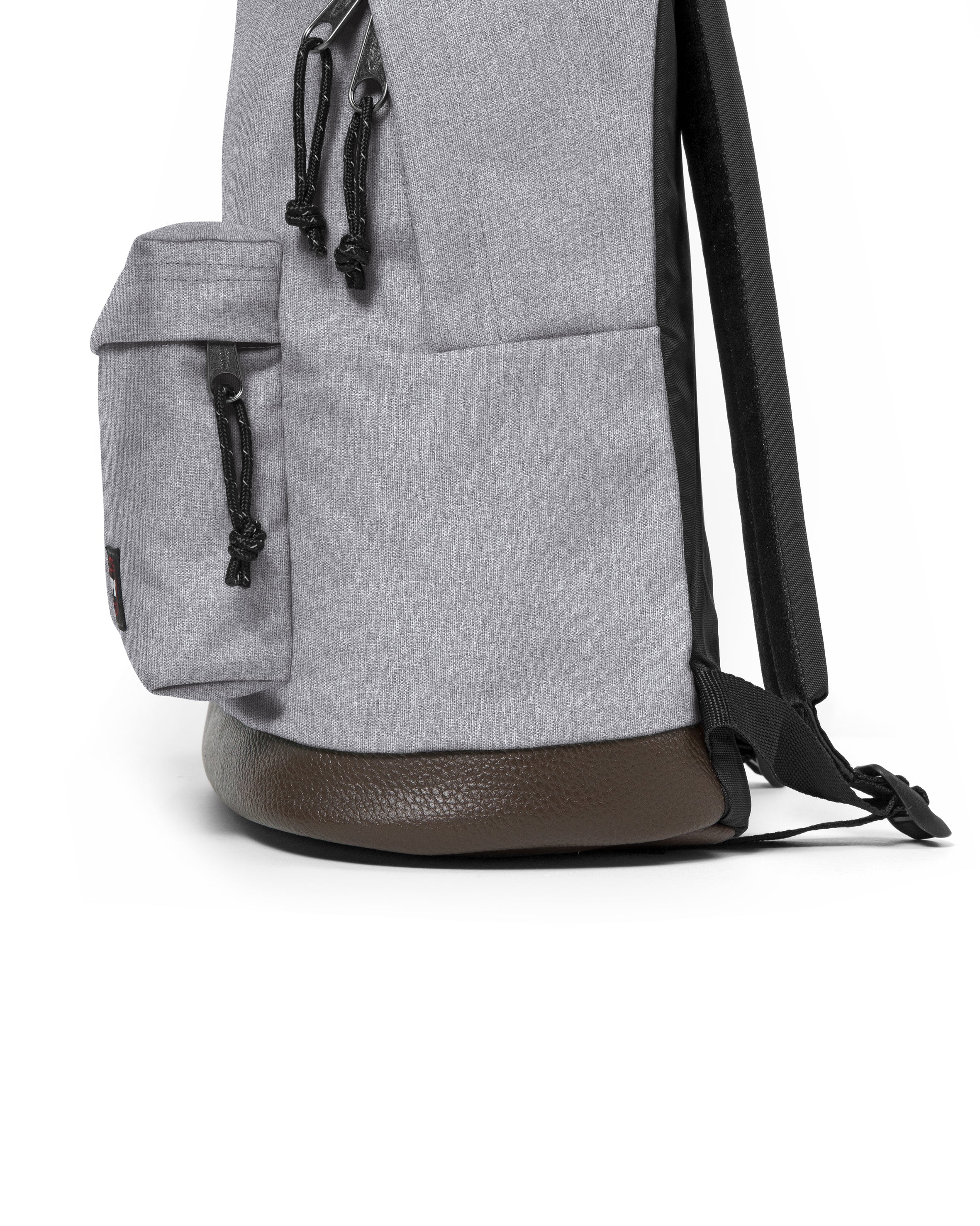 eastpak-wyoming-ek000811363-sac-dos-sunday-grey-cuir image 7