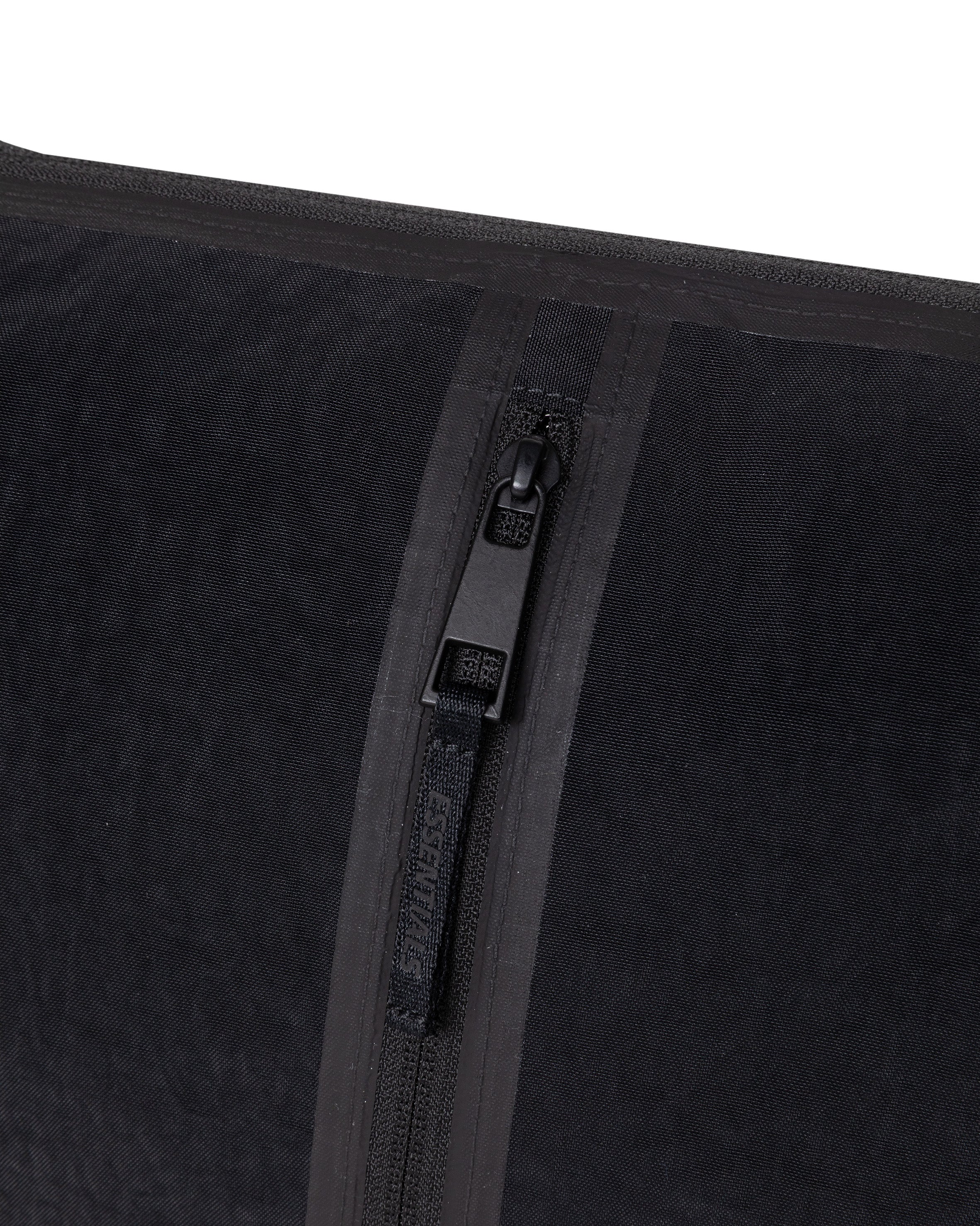 eastpak-essentials-shell-sac-bandouli-re-off-black-nylon image 5