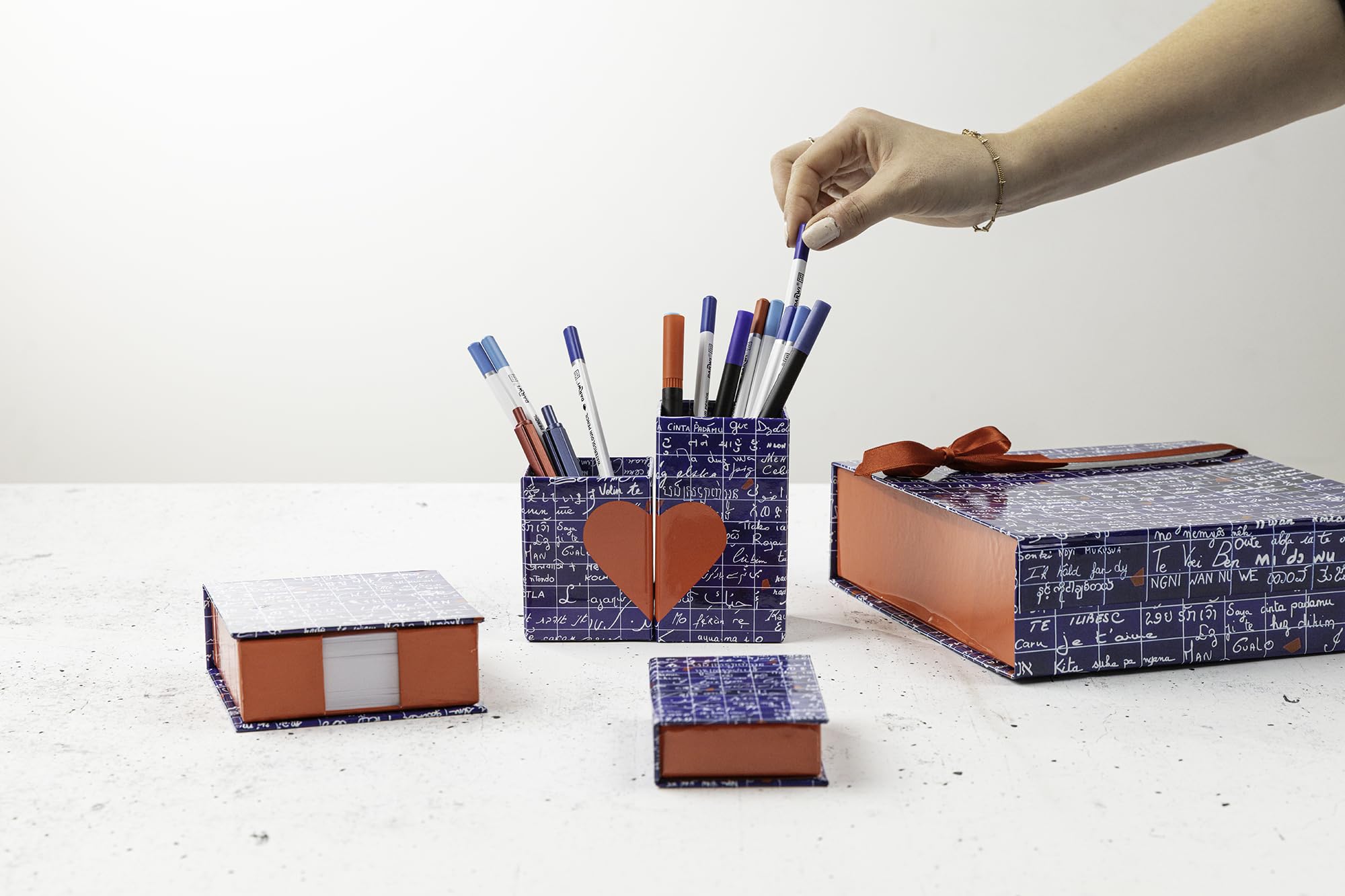 clairefontaine-back-to-basics-set-2-pots-crayons-je-t-aime image 6