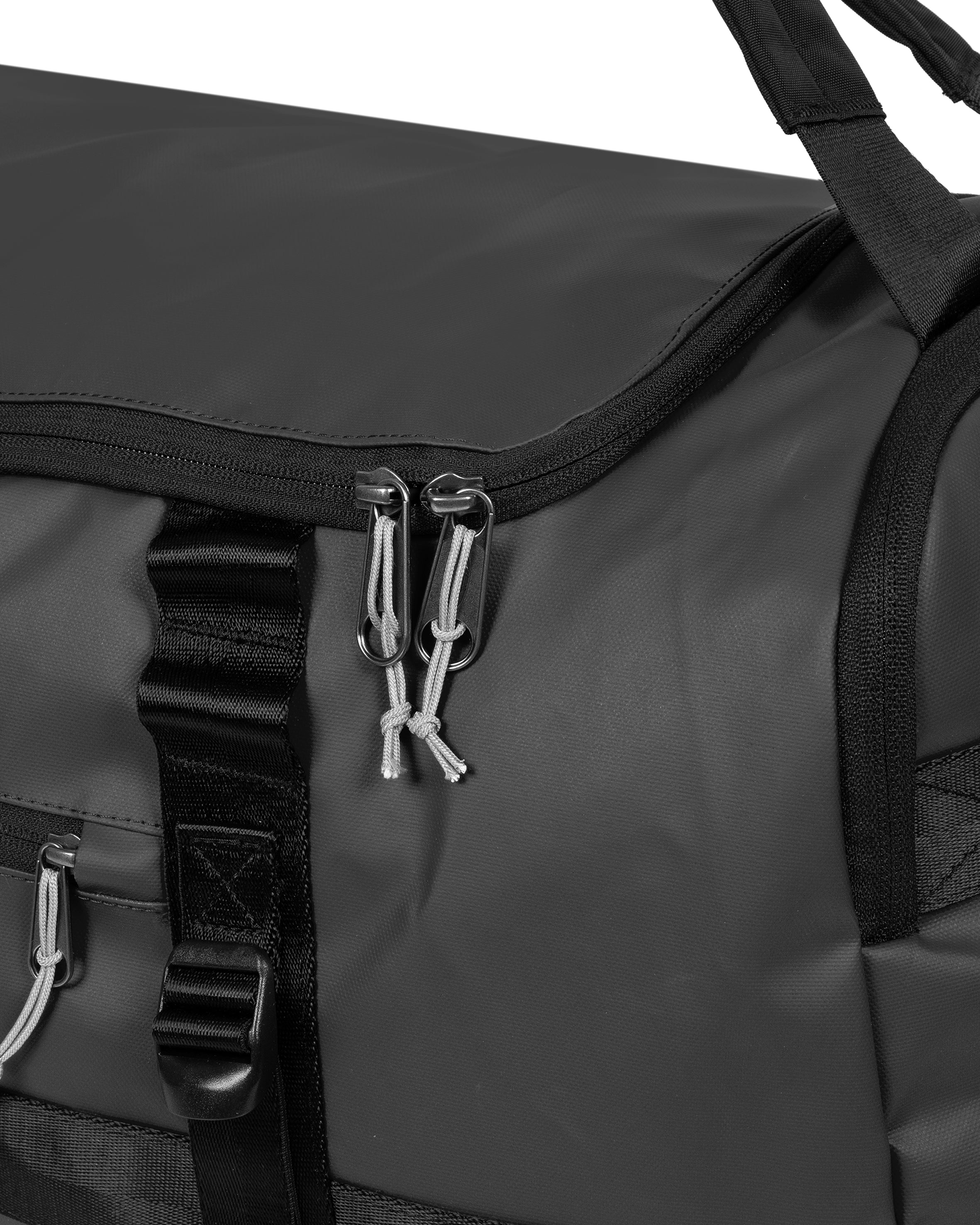 eastpak-duffel-pack-m-sac-polochon-tarp-black2-moyen image 5