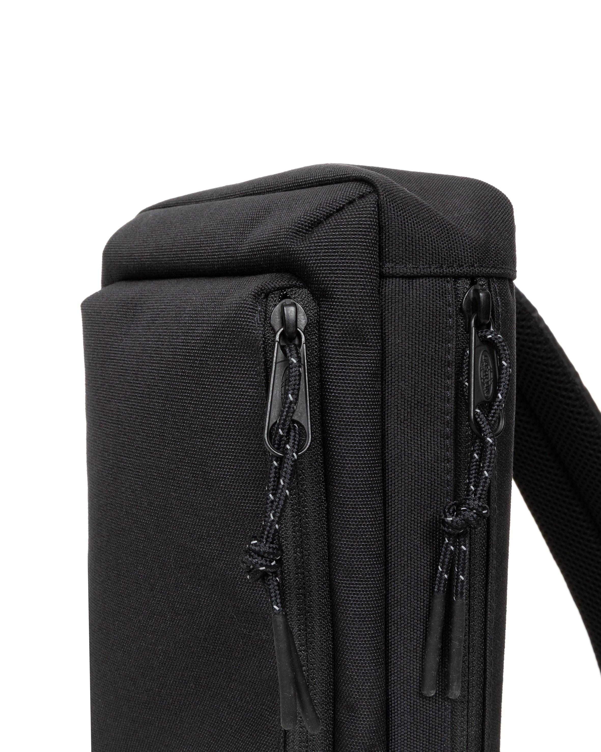 eastpak-icon-sling-sac-bandouli-re-on-black-nylon image 5