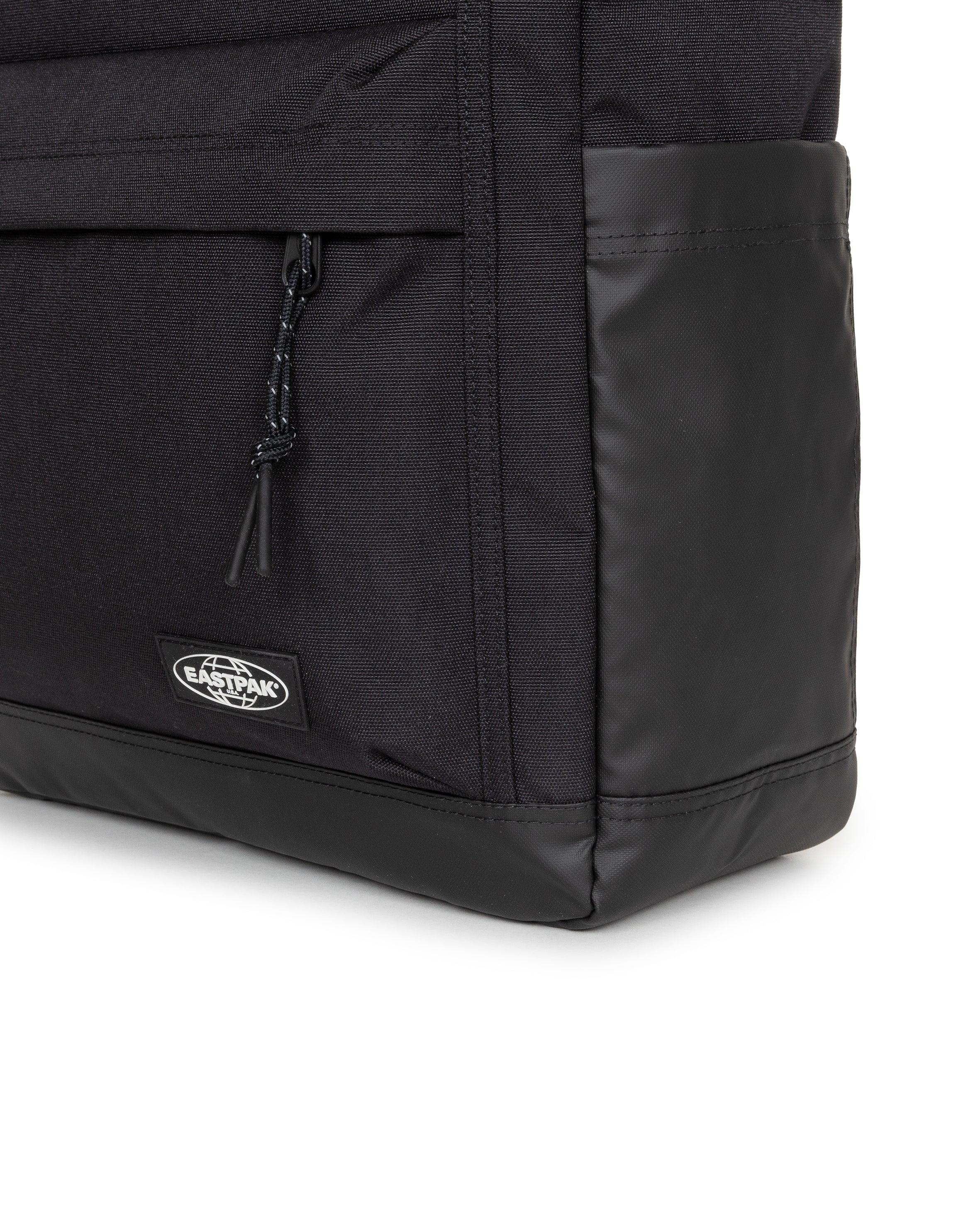 eastpak-icon-travel-tote-sac-cabas-on-black-16-pouces image 5