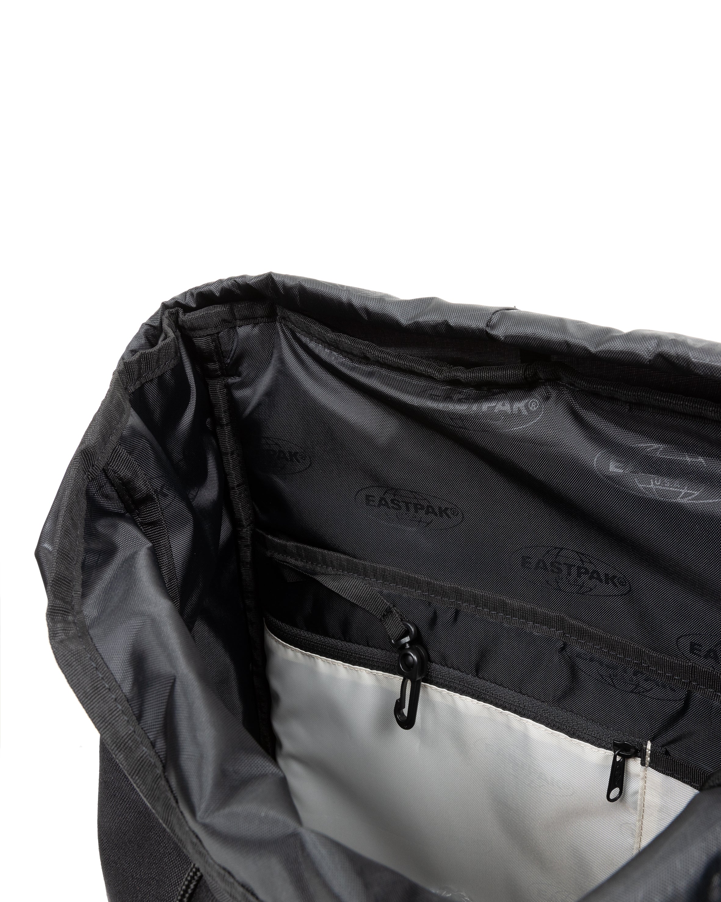 eastpak-icon-topload-sac-dos-on-black-housse-pc-16 image 7