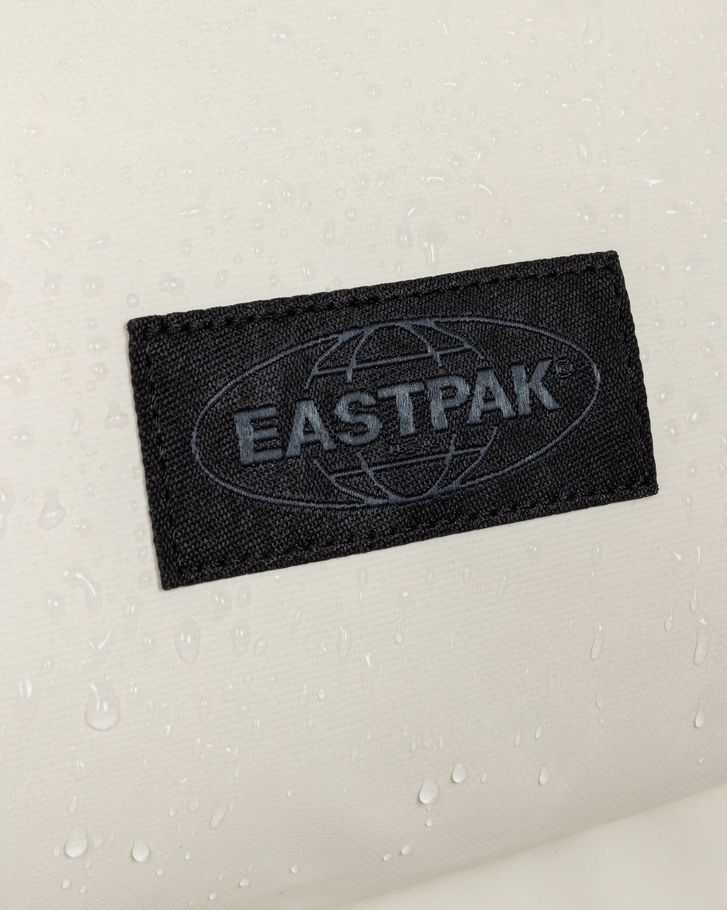 eastpak-day-pak-r-sac-dos-tarp-cloth-imperm-able image 7